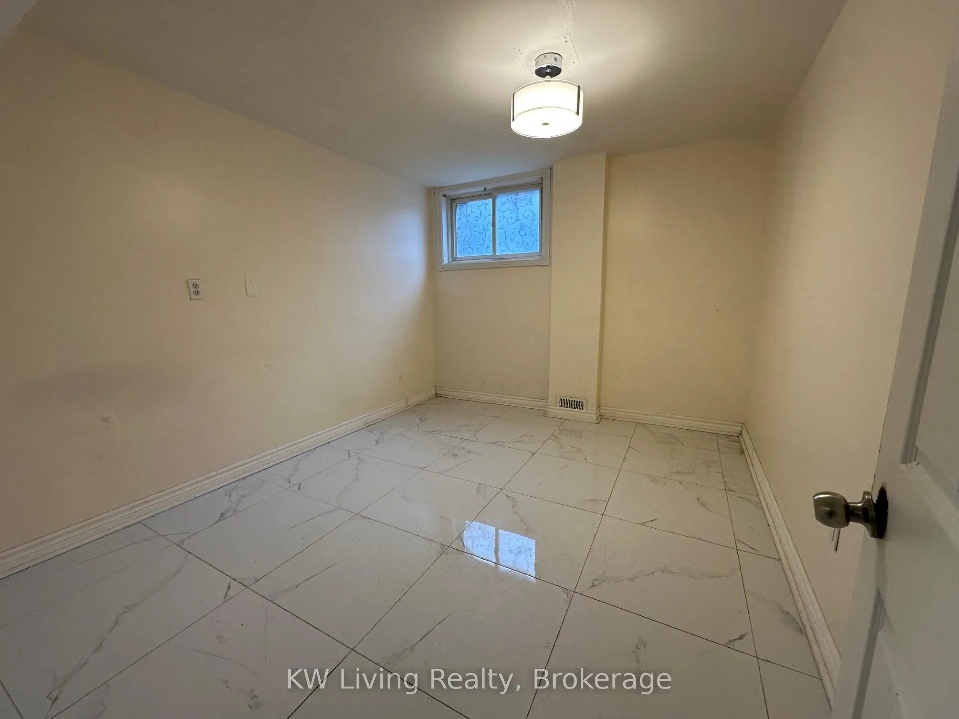 Photo 11 of 782 Liverpool Road, Pickering, Bay Ridges — HOMEH