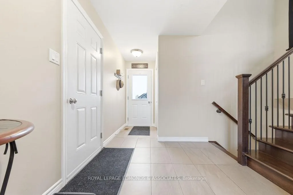Photo 7 of 5 Nile Street, Petawawa — HOMEH