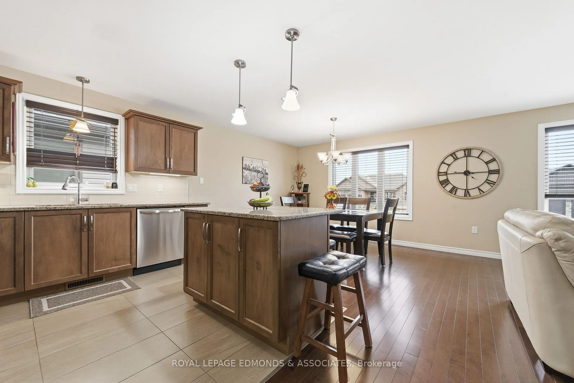 Photo 19 of 5 Nile Street, Petawawa — HOMEH