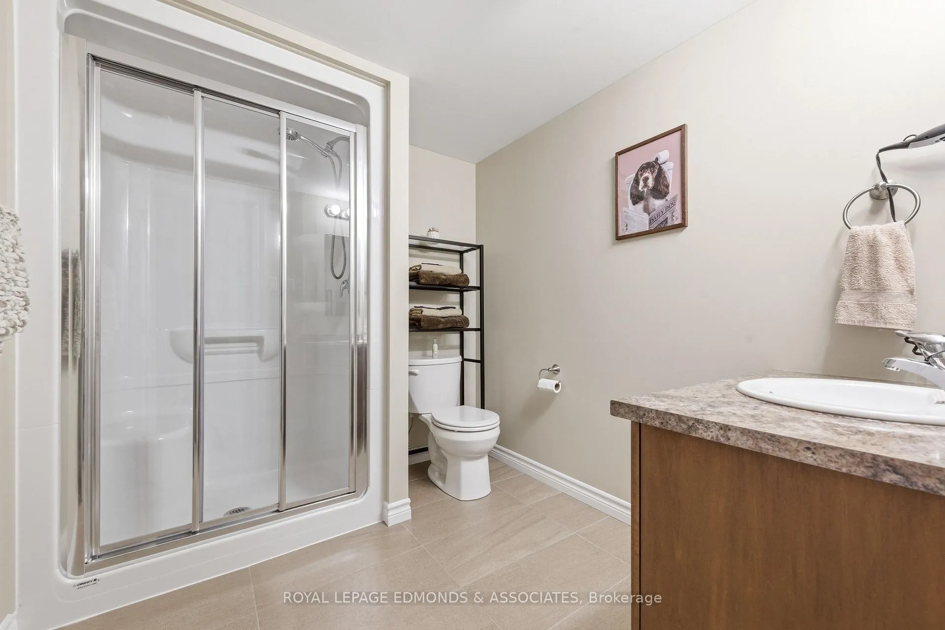 Photo 41 of 5 Nile Street, Petawawa — HOMEH