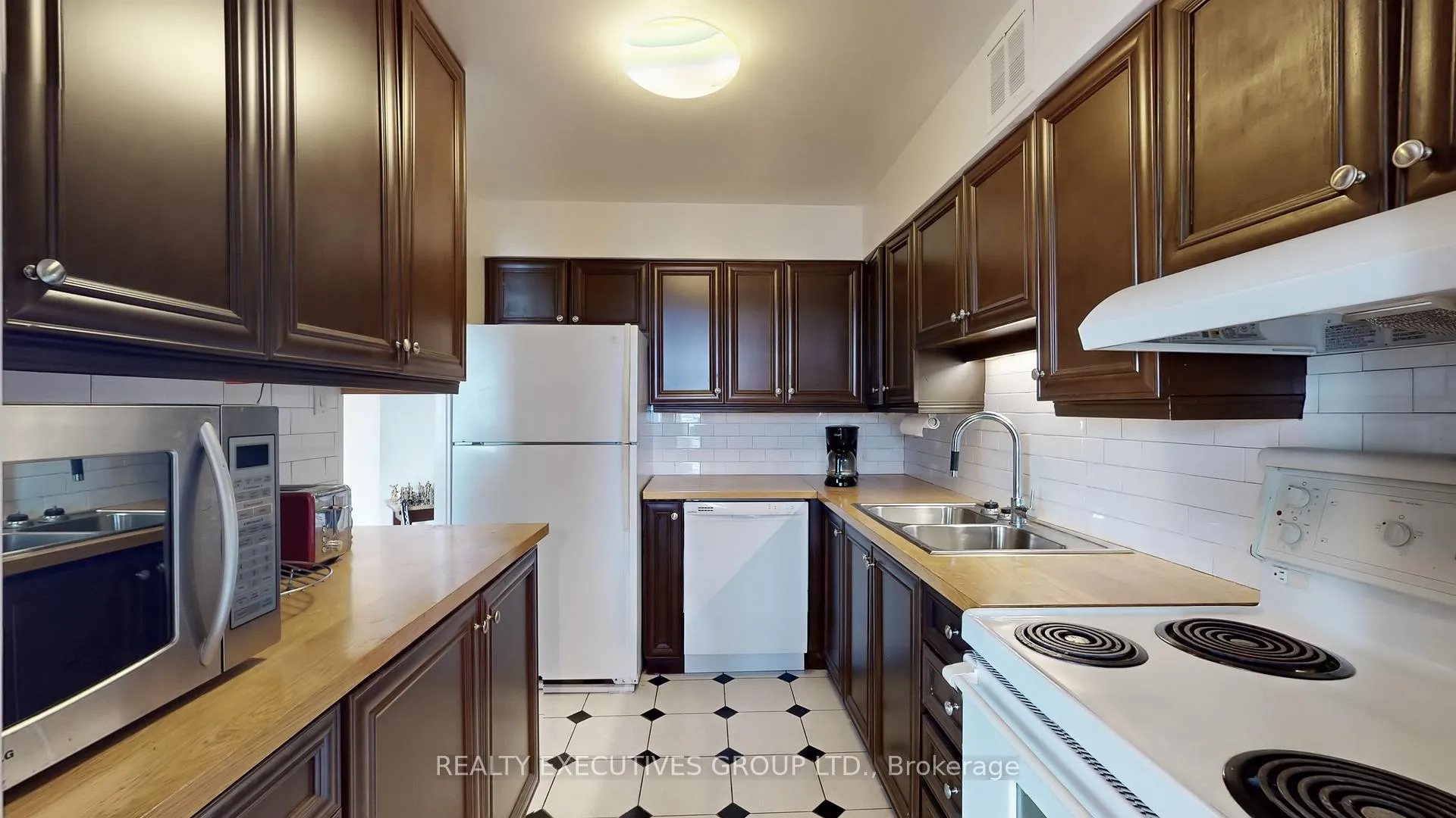 Photo 10 of Unit 701, 80 Inverlochy Boulevard, Markham, Royal Orchard — HOMEH