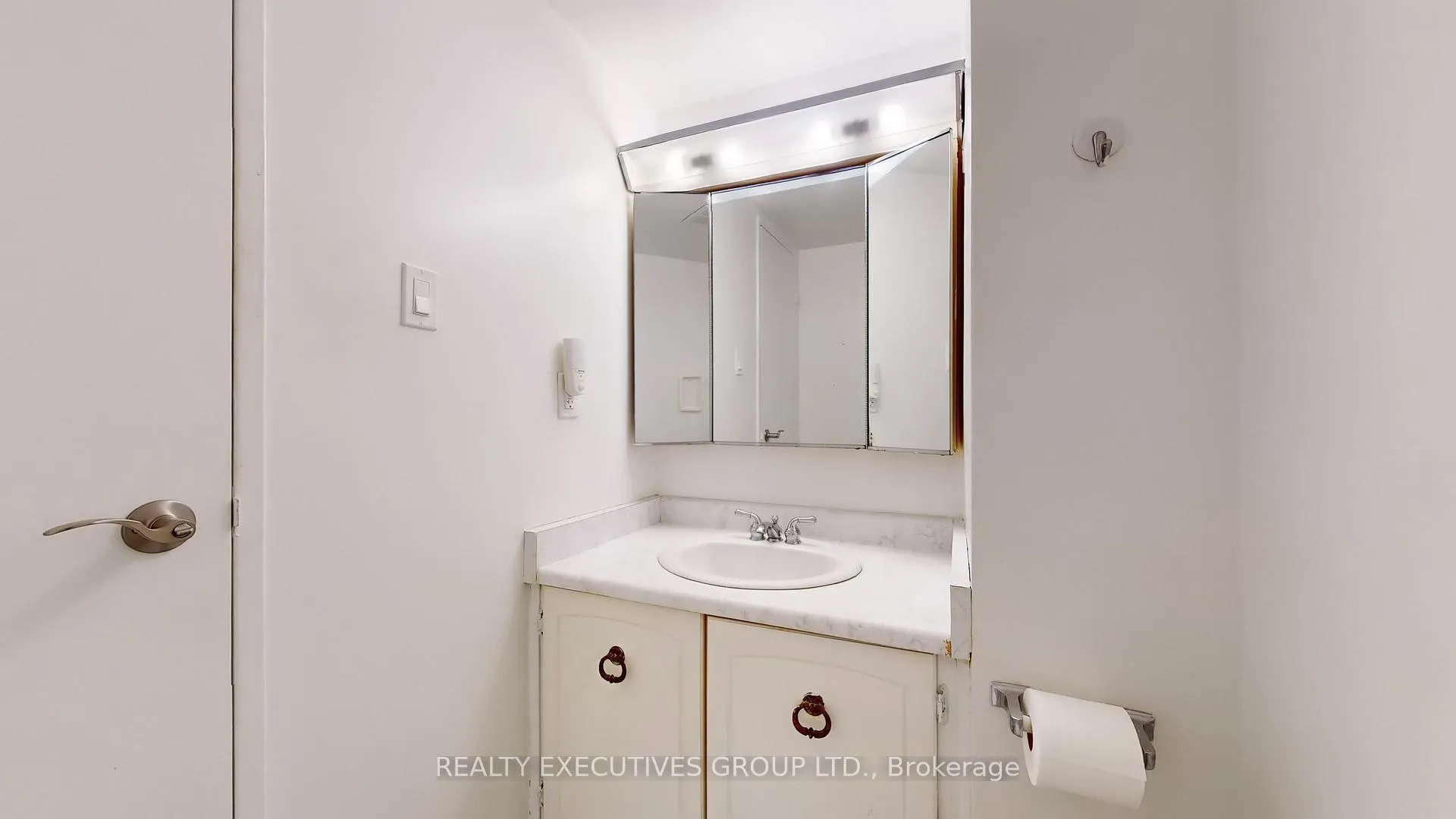 Photo 16 of Unit 701, 80 Inverlochy Boulevard, Markham, Royal Orchard — HOMEH