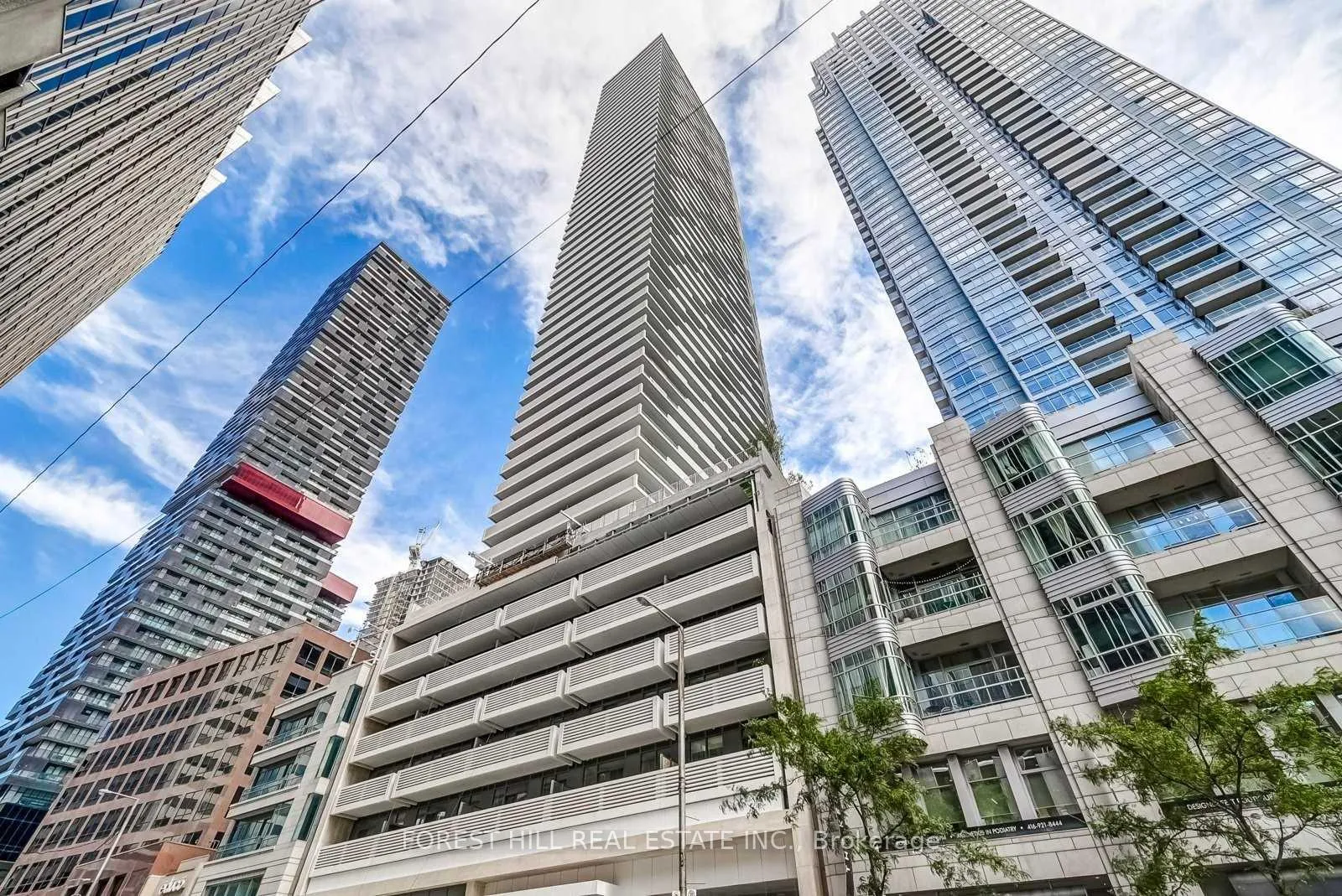 Photo 2 of Unit 5706, 2221 Yonge Street, Toronto, Mount Pleasant West — HOMEH