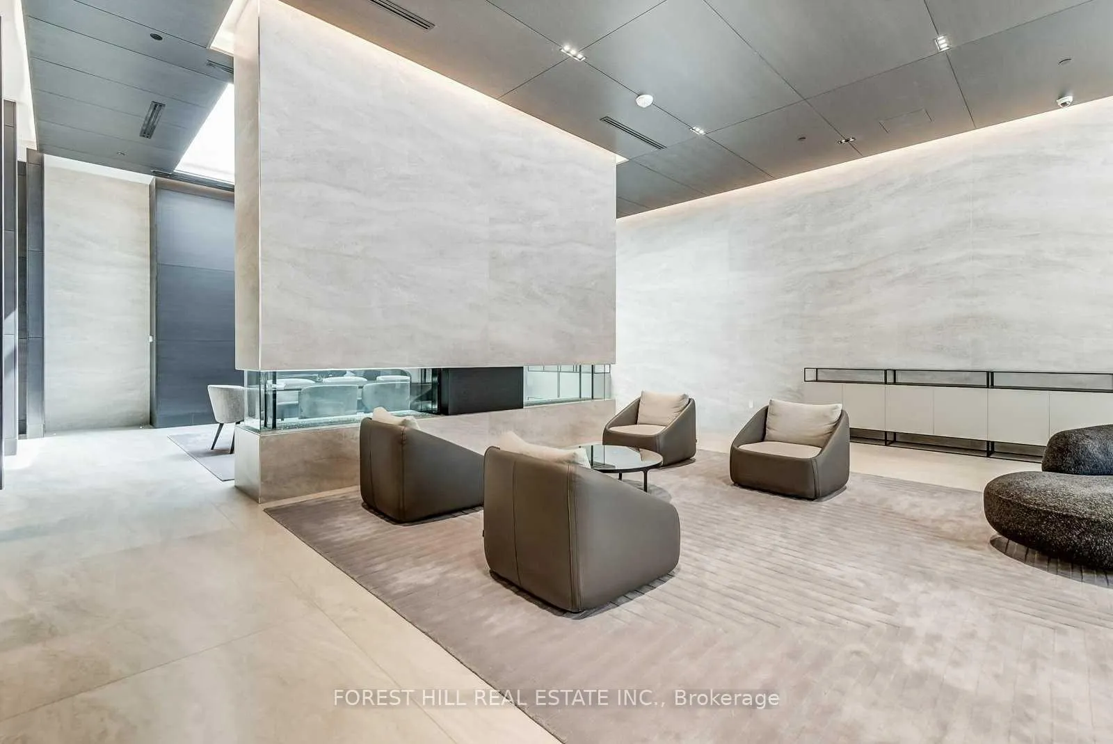 Photo 4 of Unit 5706, 2221 Yonge Street, Toronto, Mount Pleasant West — HOMEH