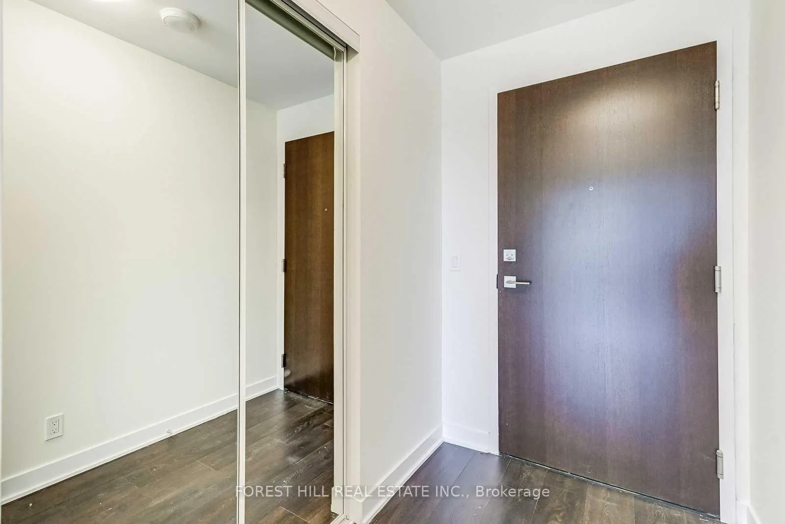 Photo 6 of Unit 5706, 2221 Yonge Street, Toronto, Mount Pleasant West — HOMEH