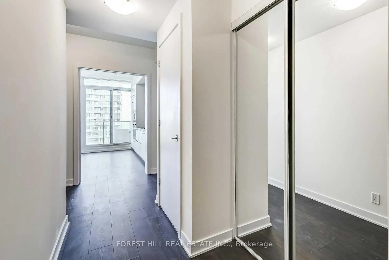Photo 7 of Unit 5706, 2221 Yonge Street, Toronto, Mount Pleasant West — HOMEH