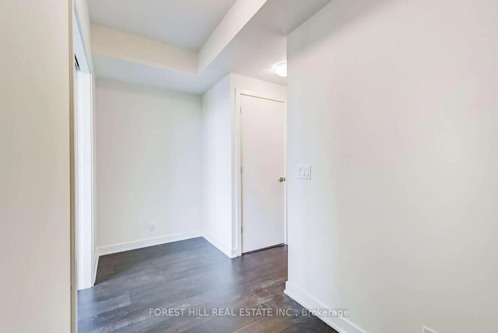 Photo 9 of Unit 5706, 2221 Yonge Street, Toronto, Mount Pleasant West — HOMEH