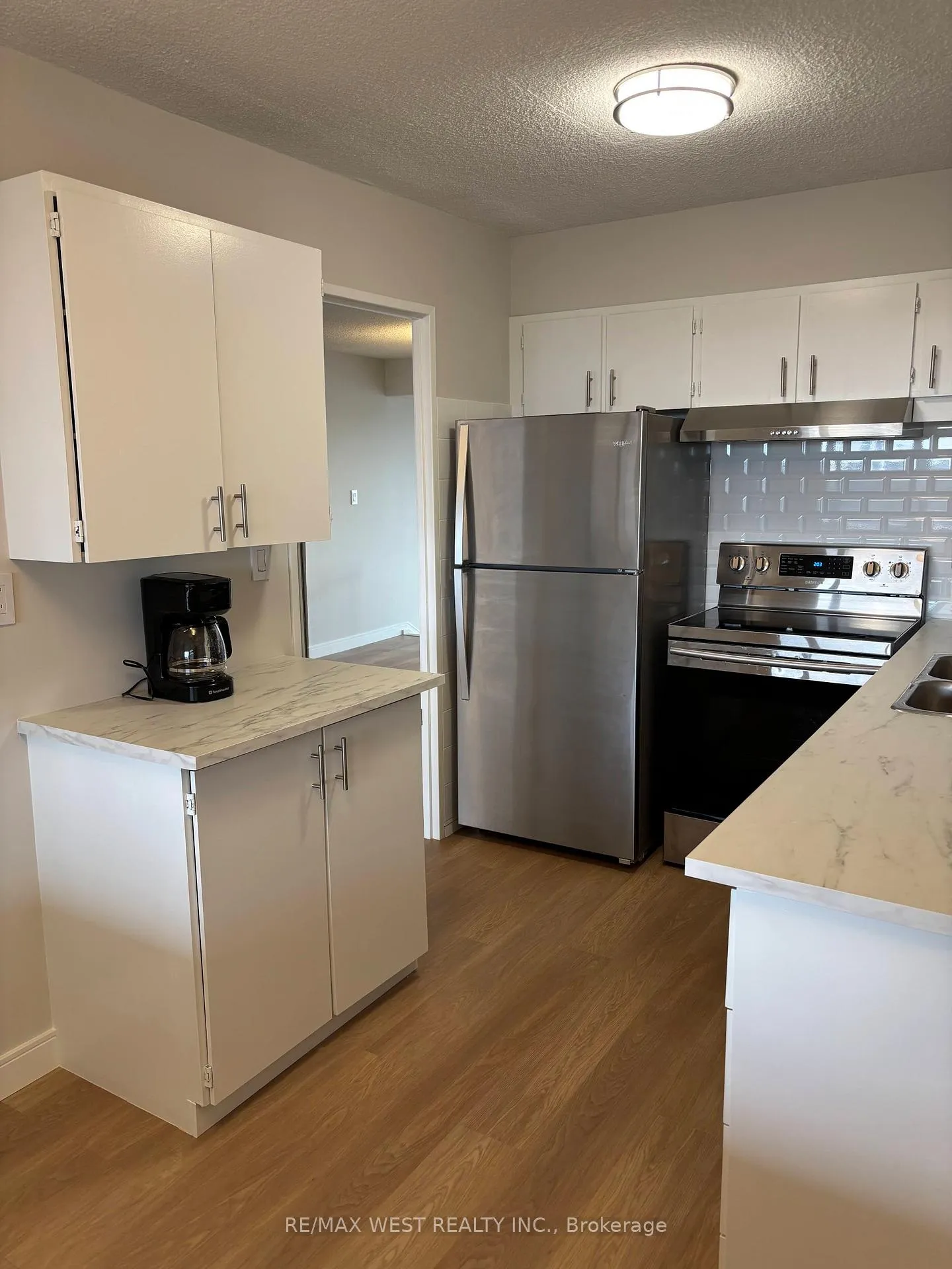 Photo 4 of Unit 1908, 260 Scarlett Road, Toronto, Rockcliffe-Smythe — HOMEH