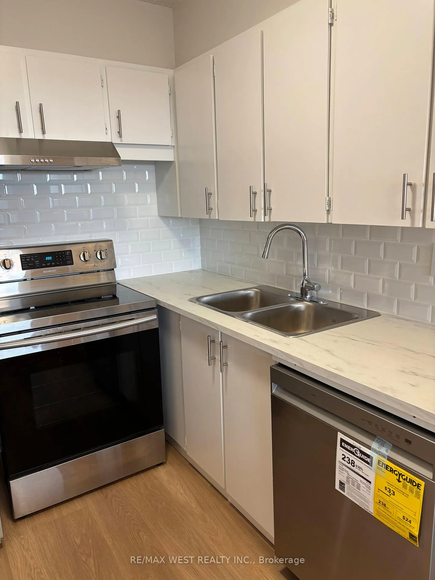 Photo 5 of Unit 1908, 260 Scarlett Road, Toronto, Rockcliffe-Smythe — HOMEH