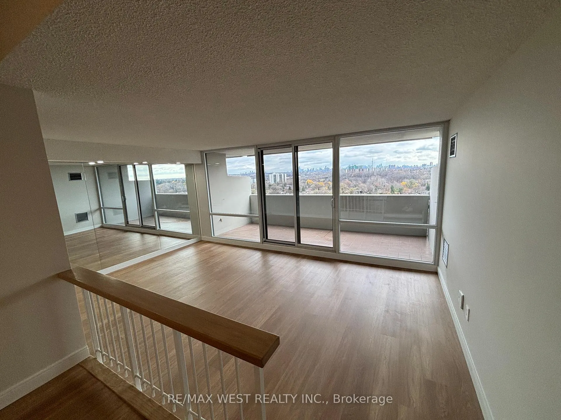 Photo 7 of Unit 1908, 260 Scarlett Road, Toronto, Rockcliffe-Smythe — HOMEH