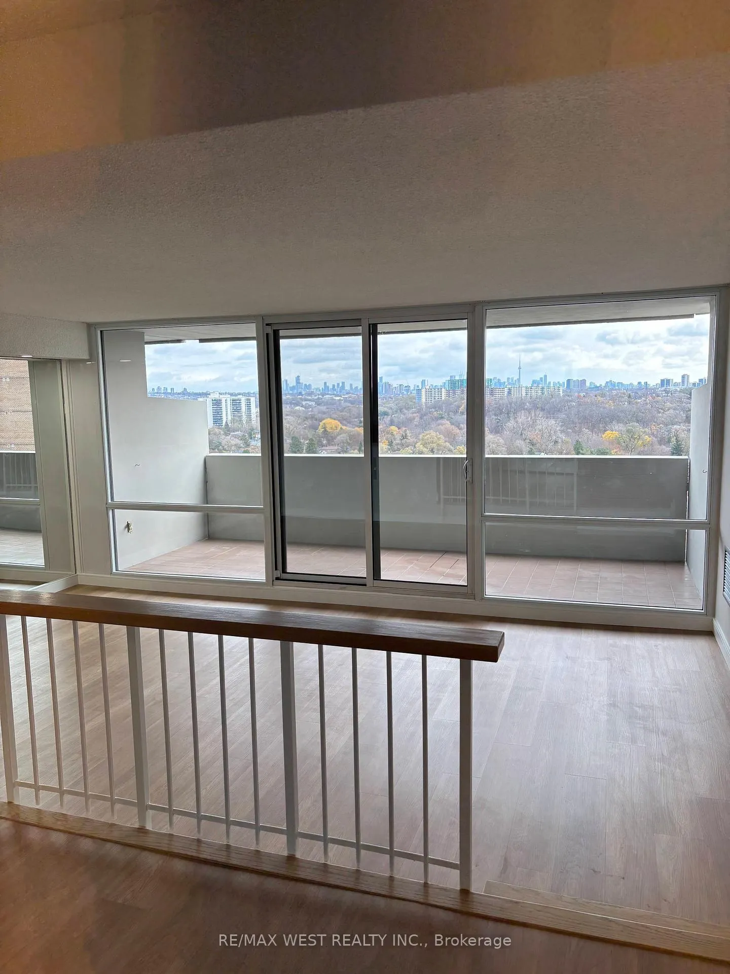 Photo 8 of Unit 1908, 260 Scarlett Road, Toronto, Rockcliffe-Smythe — HOMEH