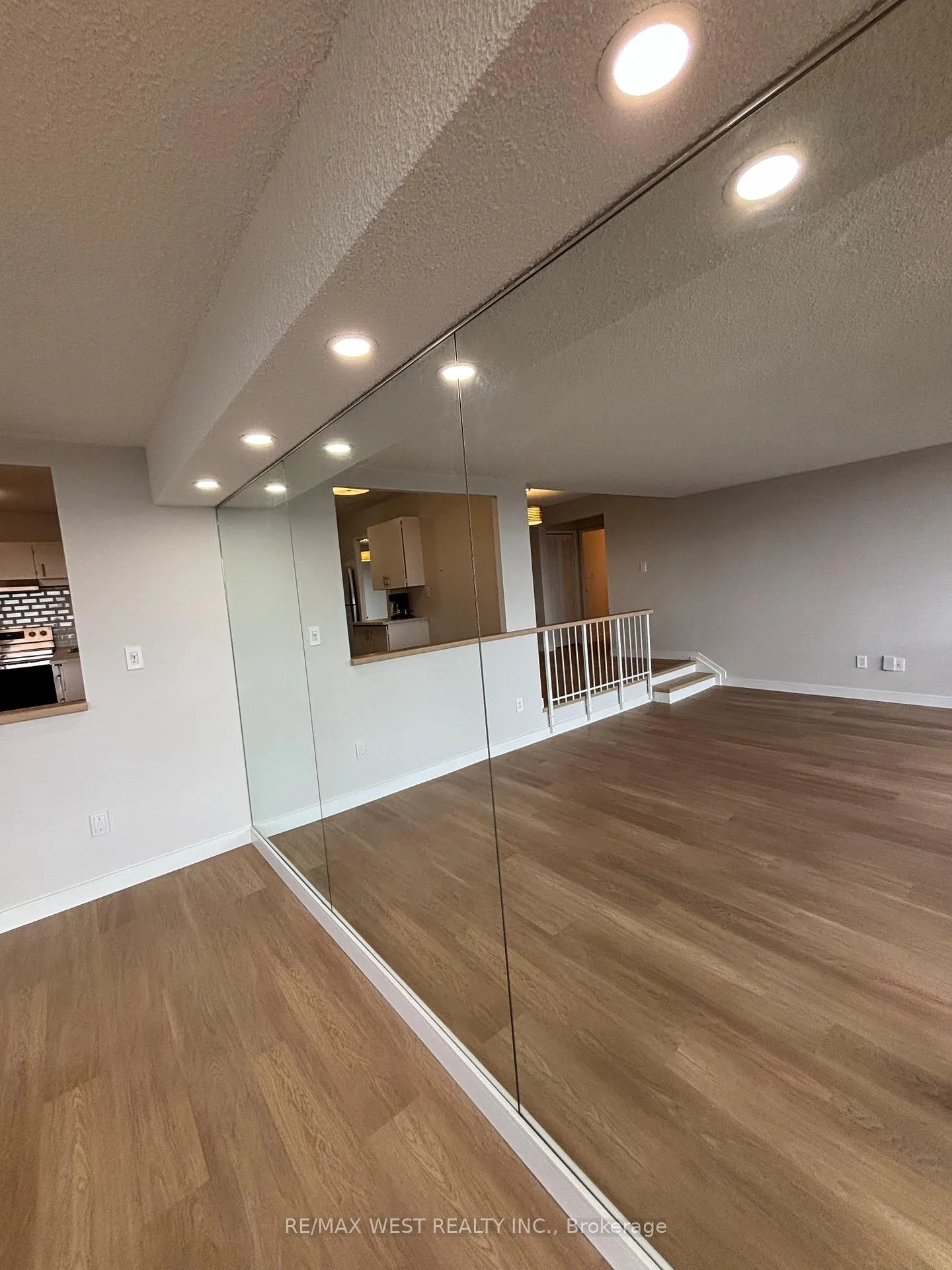 Photo 9 of Unit 1908, 260 Scarlett Road, Toronto, Rockcliffe-Smythe — HOMEH