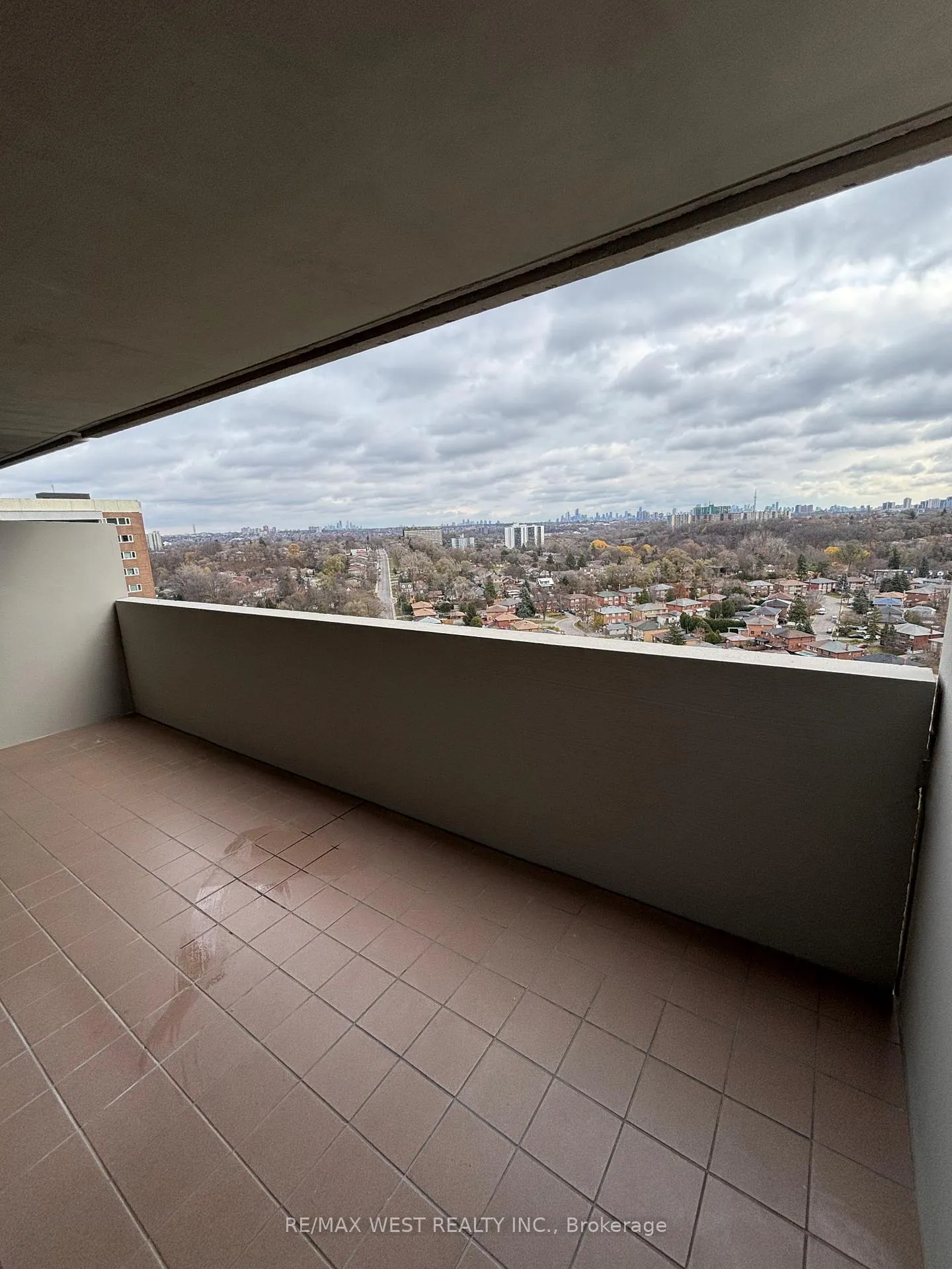Photo 19 of Unit 1908, 260 Scarlett Road, Toronto, Rockcliffe-Smythe — HOMEH
