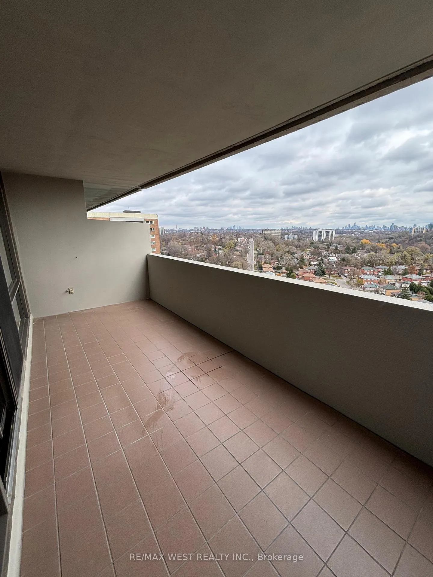 Photo 20 of Unit 1908, 260 Scarlett Road, Toronto, Rockcliffe-Smythe — HOMEH