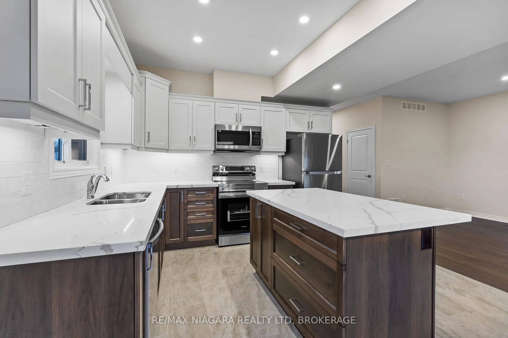 Photo 8 of Unit B, 427 Vine Street, St. Catharines, Vine/Linwell — HOMEH