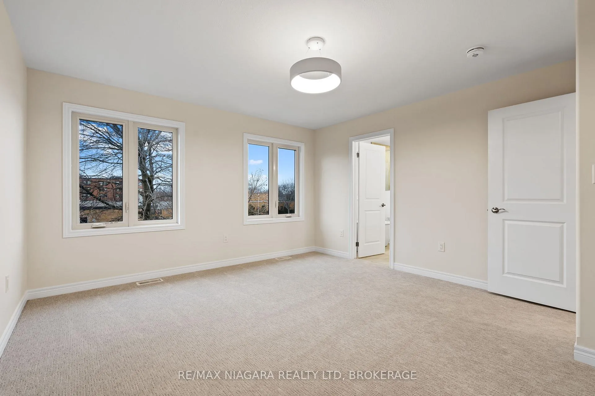 Photo 16 of Unit B, 427 Vine Street, St. Catharines, Vine/Linwell — HOMEH