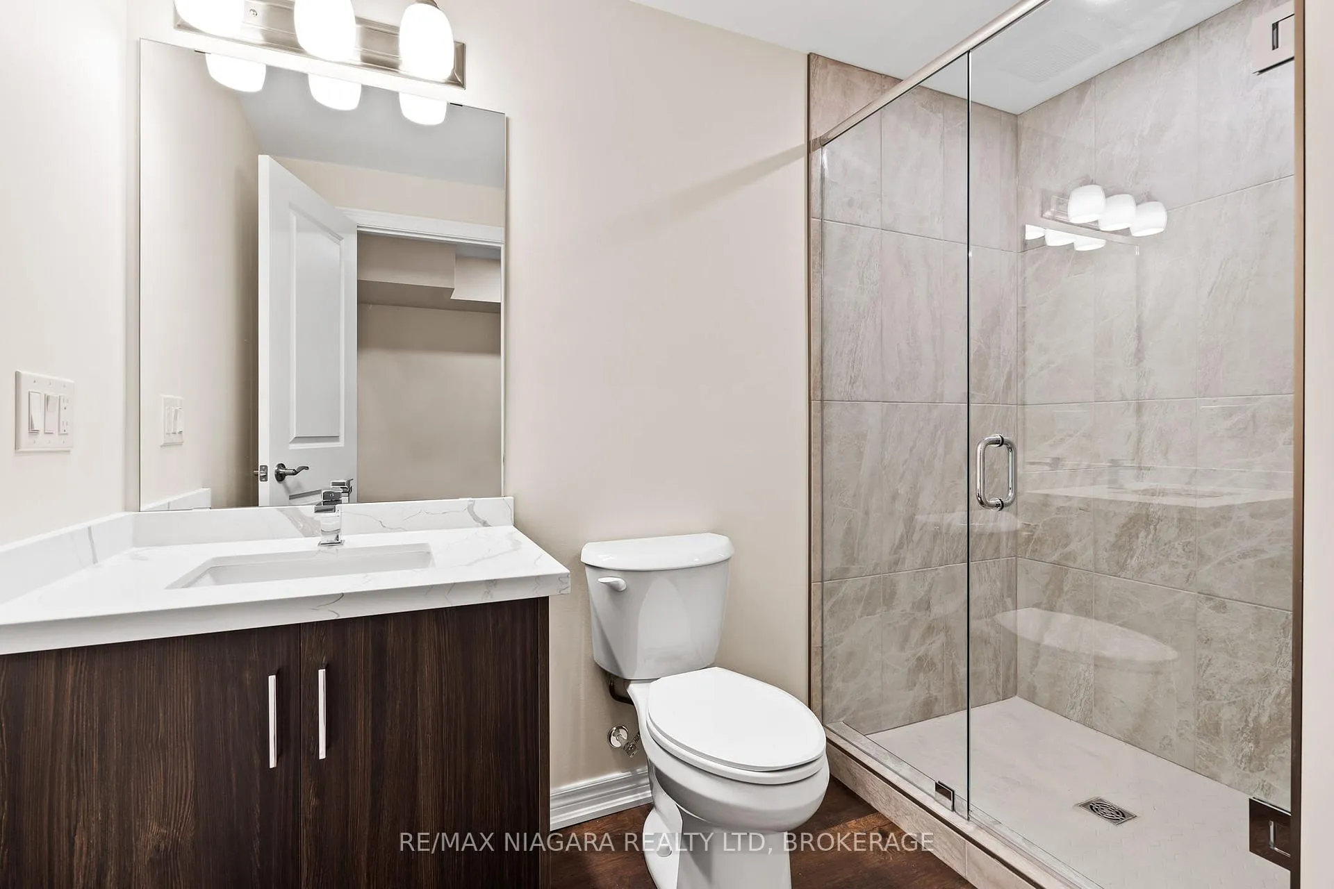 Photo 22 of Unit B, 427 Vine Street, St. Catharines, Vine/Linwell — HOMEH