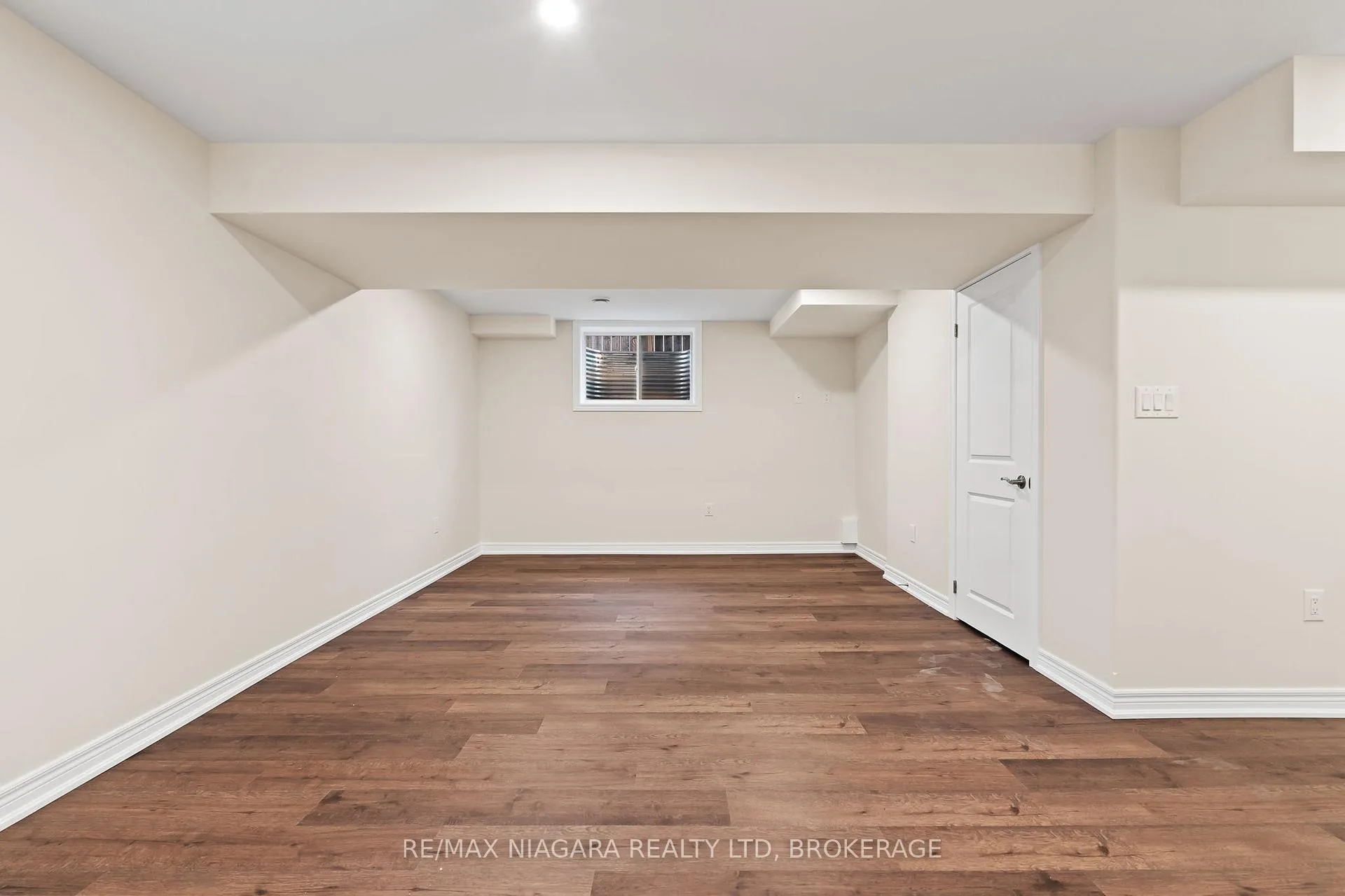 Photo 23 of Unit B, 427 Vine Street, St. Catharines, Vine/Linwell — HOMEH