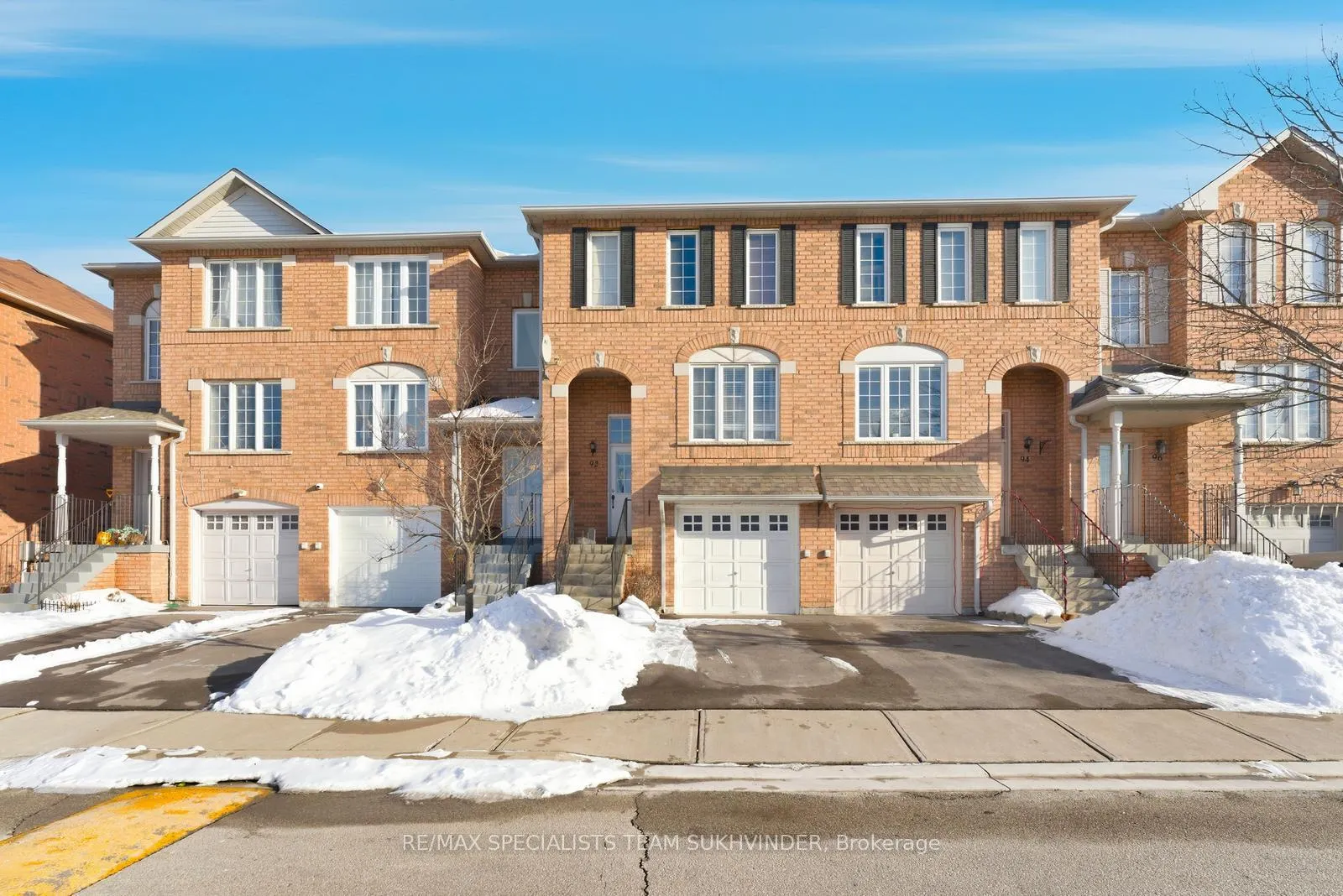 Photo 3 of Unit 92, 2 Clay Brick Court, Brampton, Brampton North — HOMEH