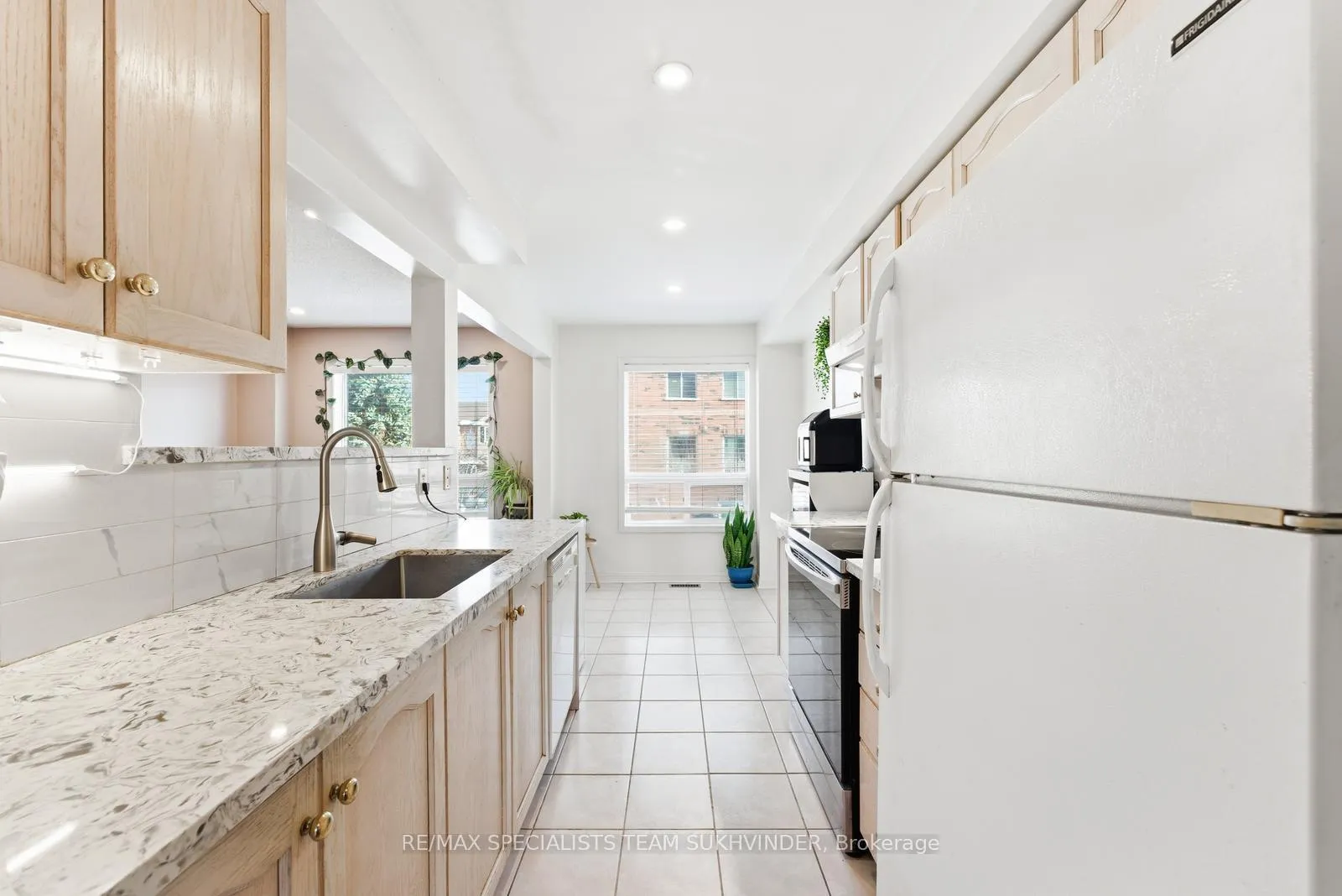 Photo 12 of Unit 92, 2 Clay Brick Court, Brampton, Brampton North — HOMEH