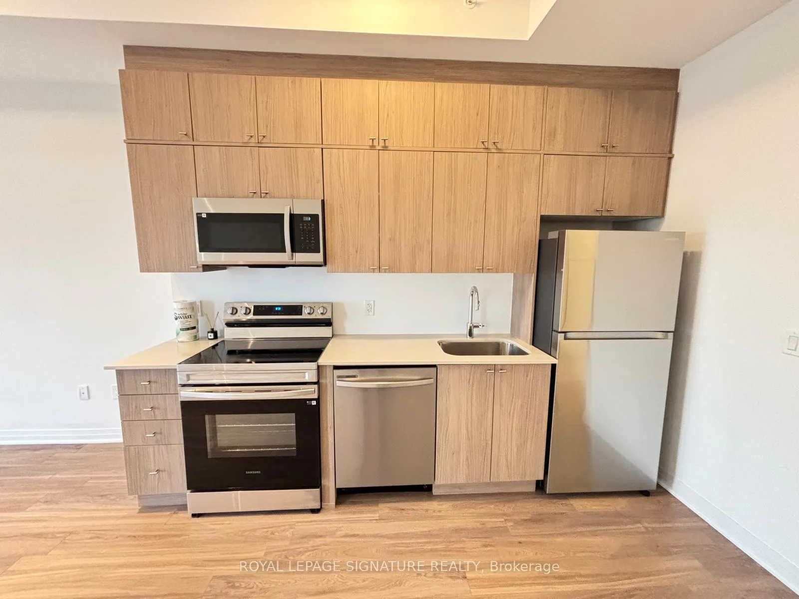 Photo 11 of Unit 604, 480 Gordon Krantz Avenue, Milton, Walker — HOMEH