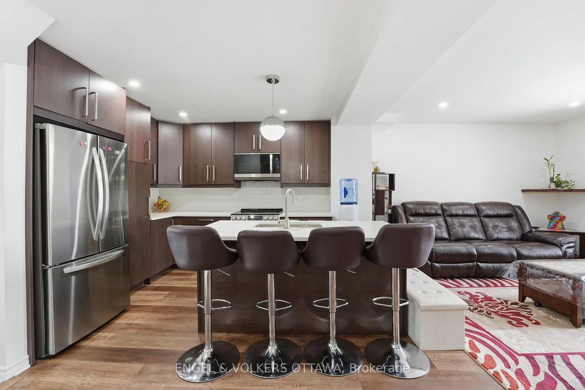 Photo 6 of 34 Alison Korn Private, Ottawa, Bells Corners — HOMEH