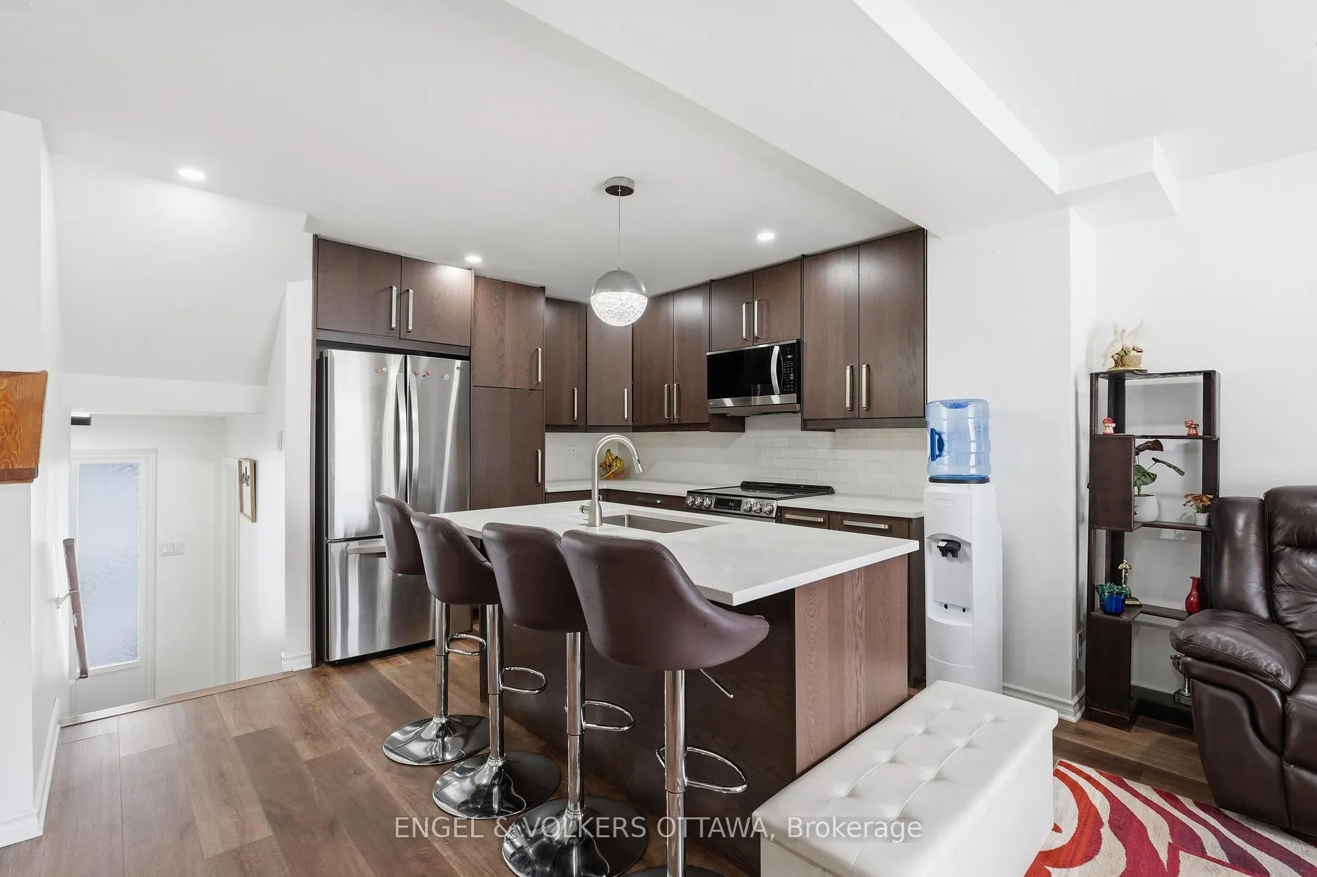 Photo 7 of 34 Alison Korn Private, Ottawa, Bells Corners — HOMEH