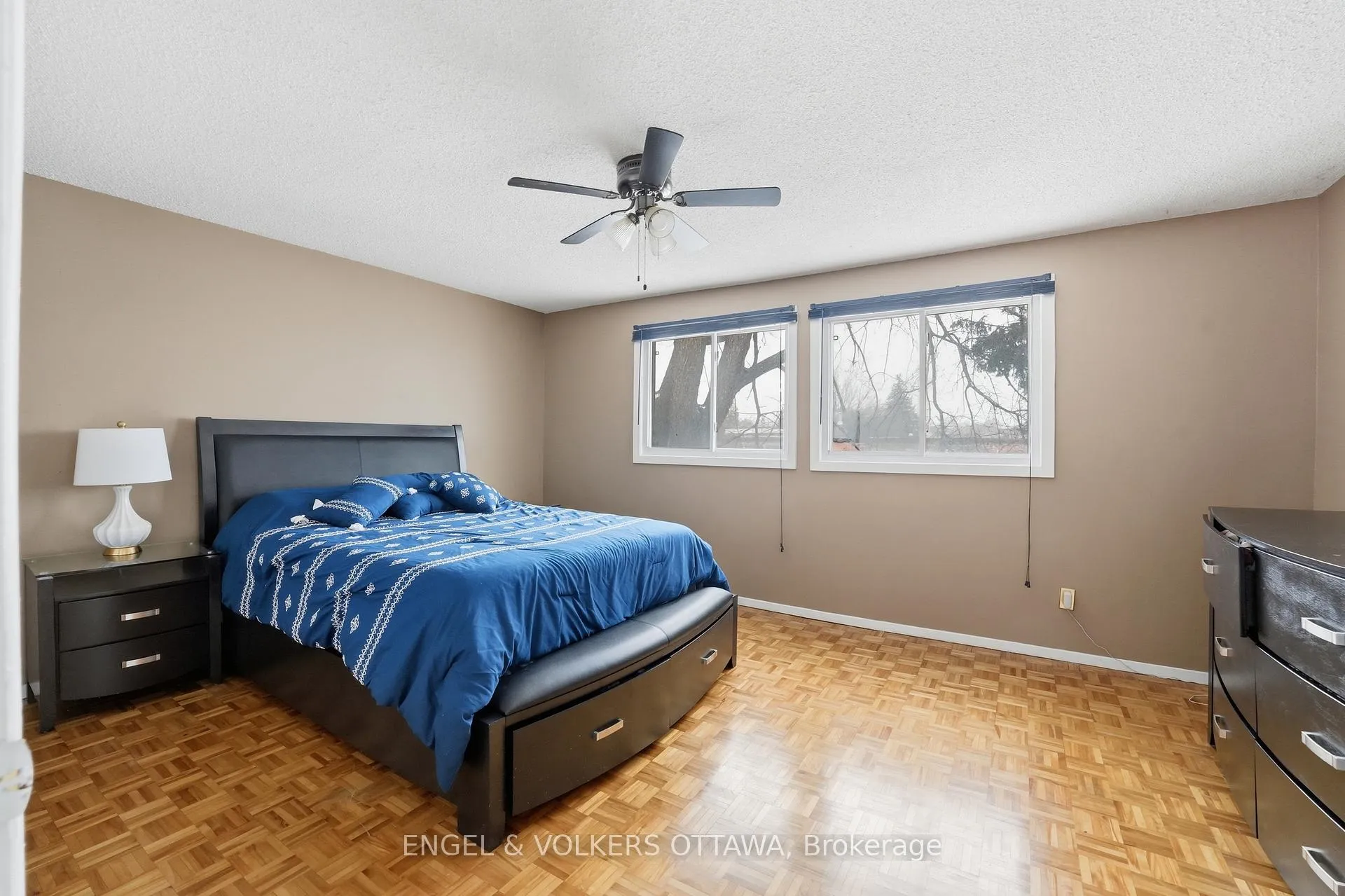 Photo 16 of 34 Alison Korn Private, Ottawa, Bells Corners — HOMEH