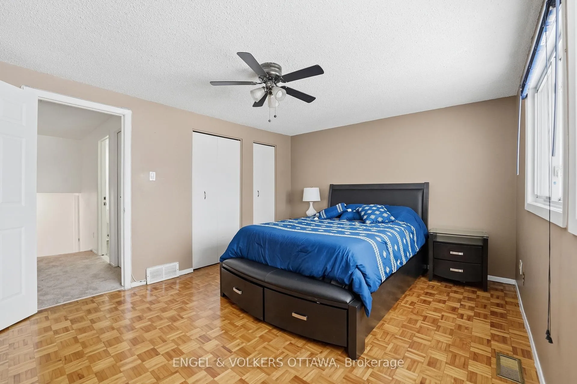 Photo 17 of 34 Alison Korn Private, Ottawa, Bells Corners — HOMEH