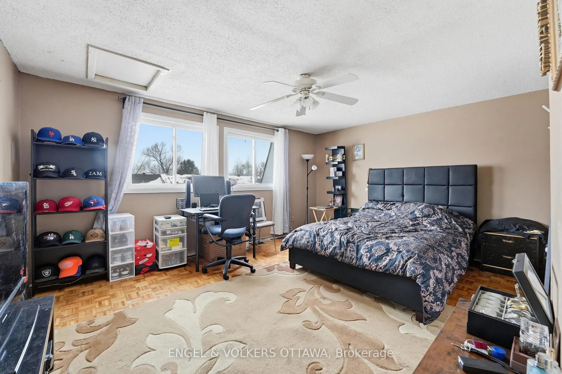Photo 23 of 34 Alison Korn Private, Ottawa, Bells Corners — HOMEH