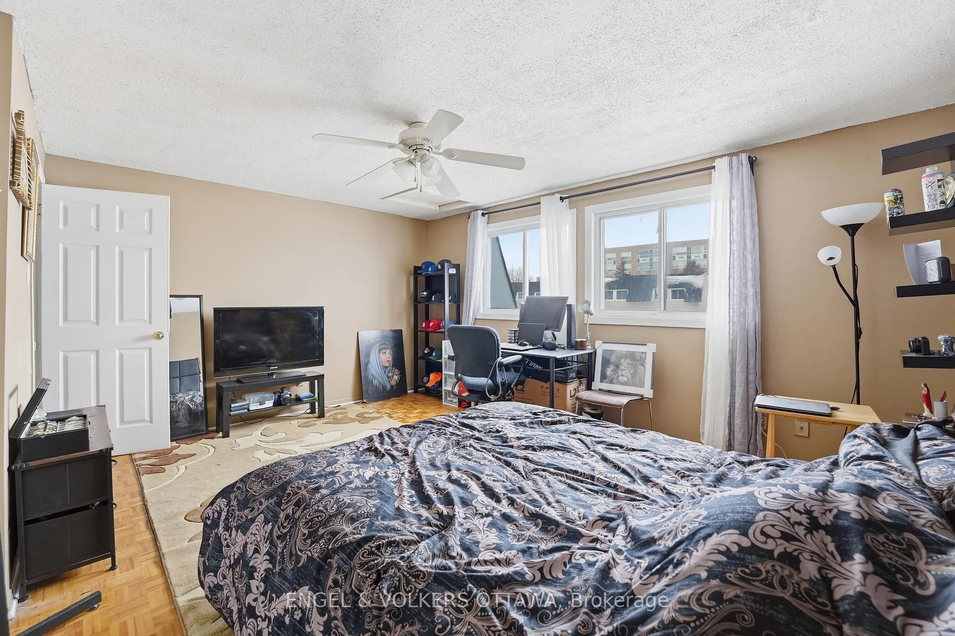 Photo 24 of 34 Alison Korn Private, Ottawa, Bells Corners — HOMEH