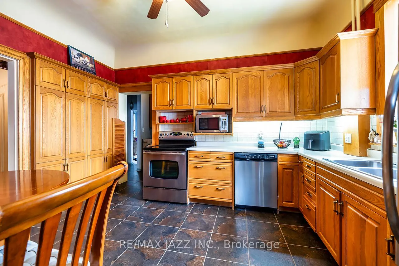 Photo 17 of 22 Francis Street, Kawartha Lakes, Lindsay — HOMEH
