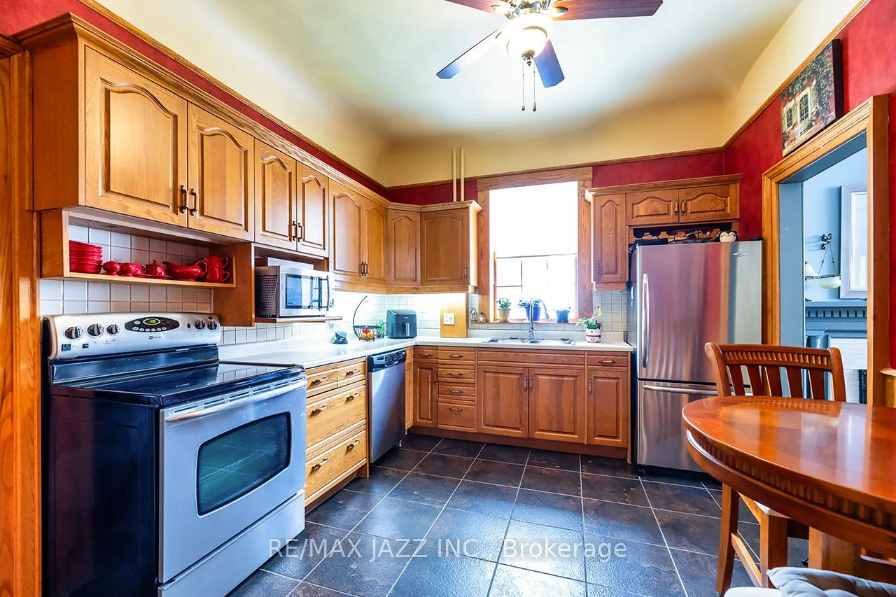 Photo 18 of 22 Francis Street, Kawartha Lakes, Lindsay — HOMEH