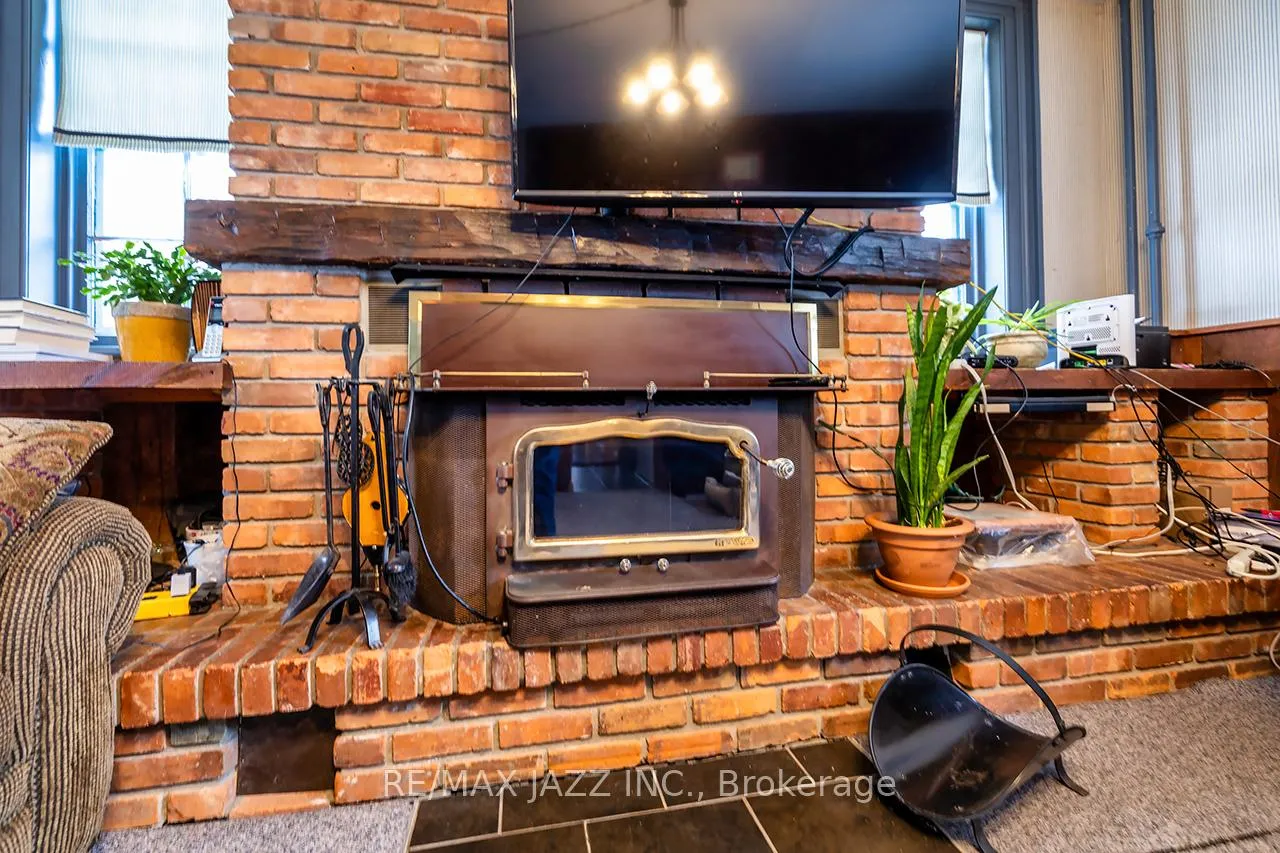 Photo 20 of 22 Francis Street, Kawartha Lakes, Lindsay — HOMEH
