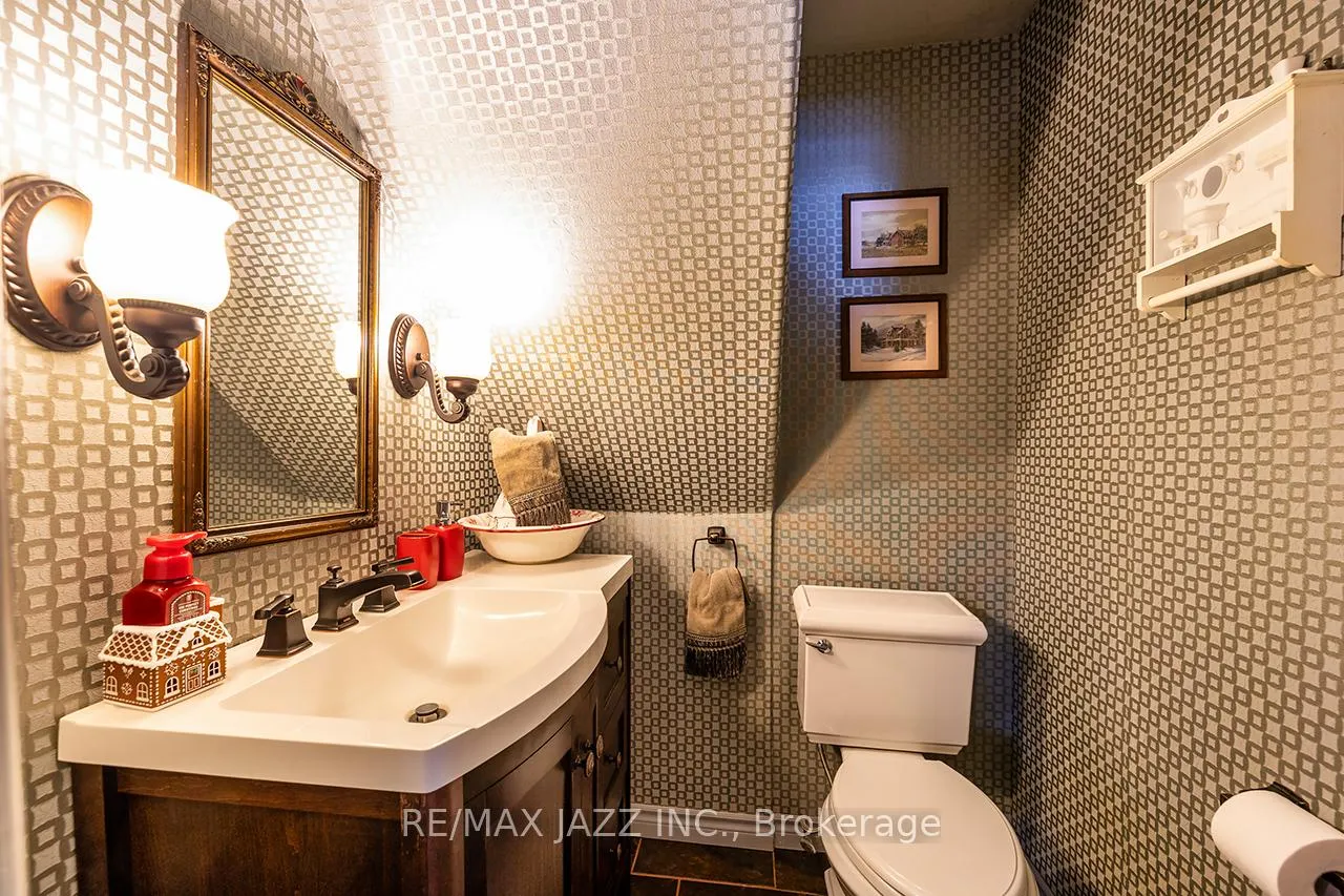 Photo 21 of 22 Francis Street, Kawartha Lakes, Lindsay — HOMEH