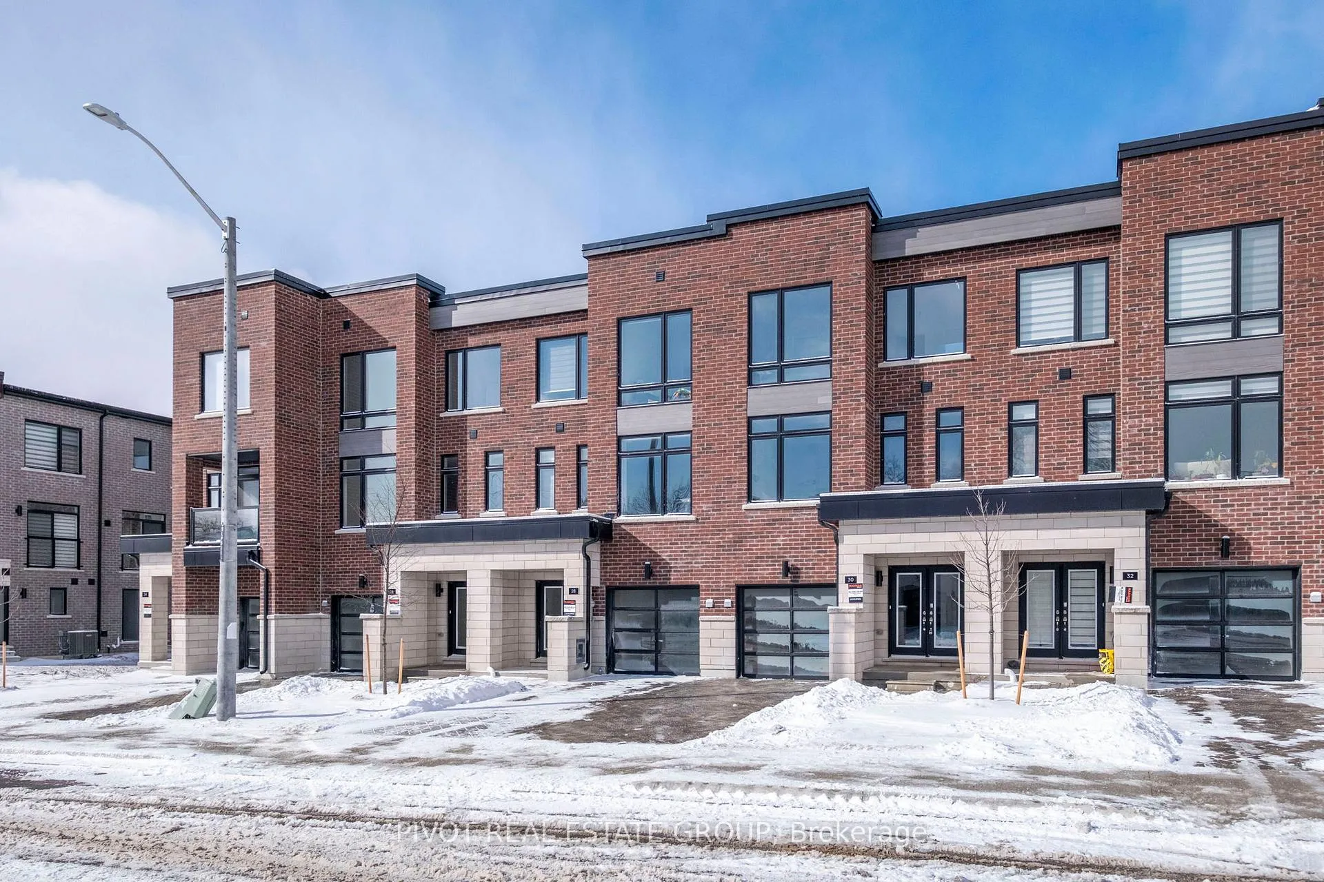 Photo 3 of 30 Danielle Moore Circle, Scarborough, Bendale — HOMEH