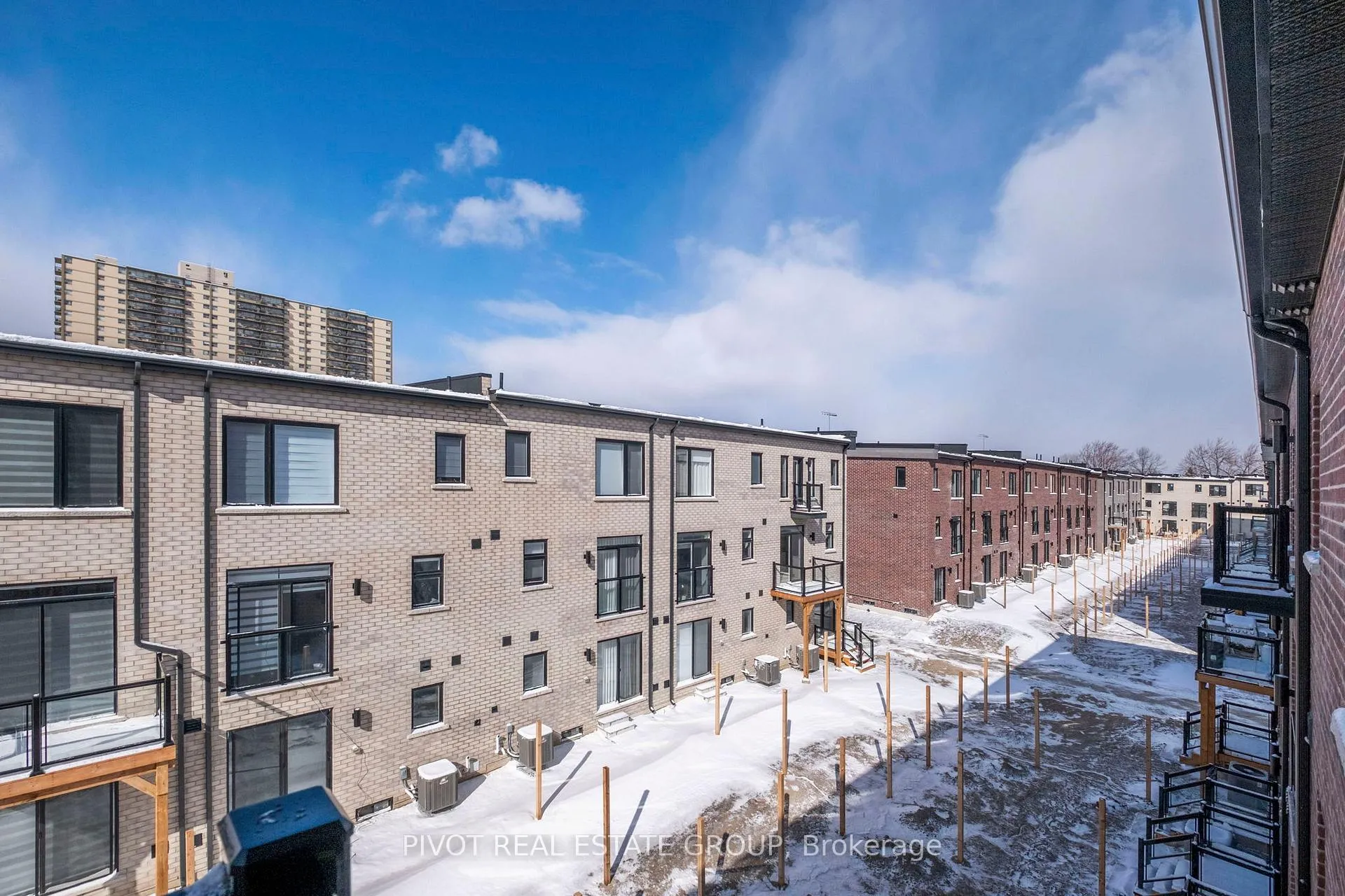 Photo 36 of 30 Danielle Moore Circle, Scarborough, Bendale — HOMEH