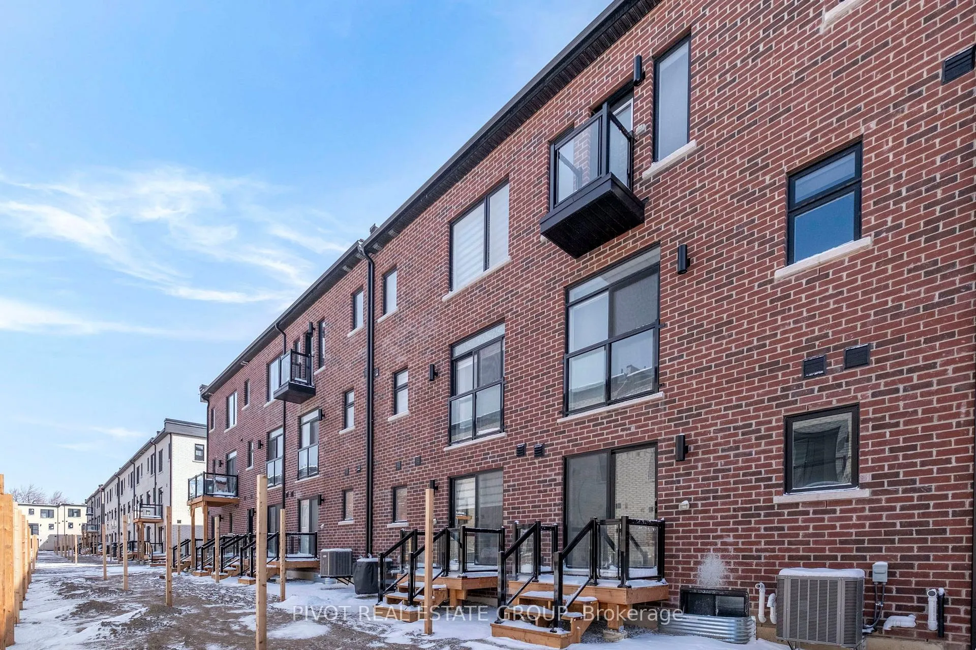 Photo 38 of 30 Danielle Moore Circle, Scarborough, Bendale — HOMEH