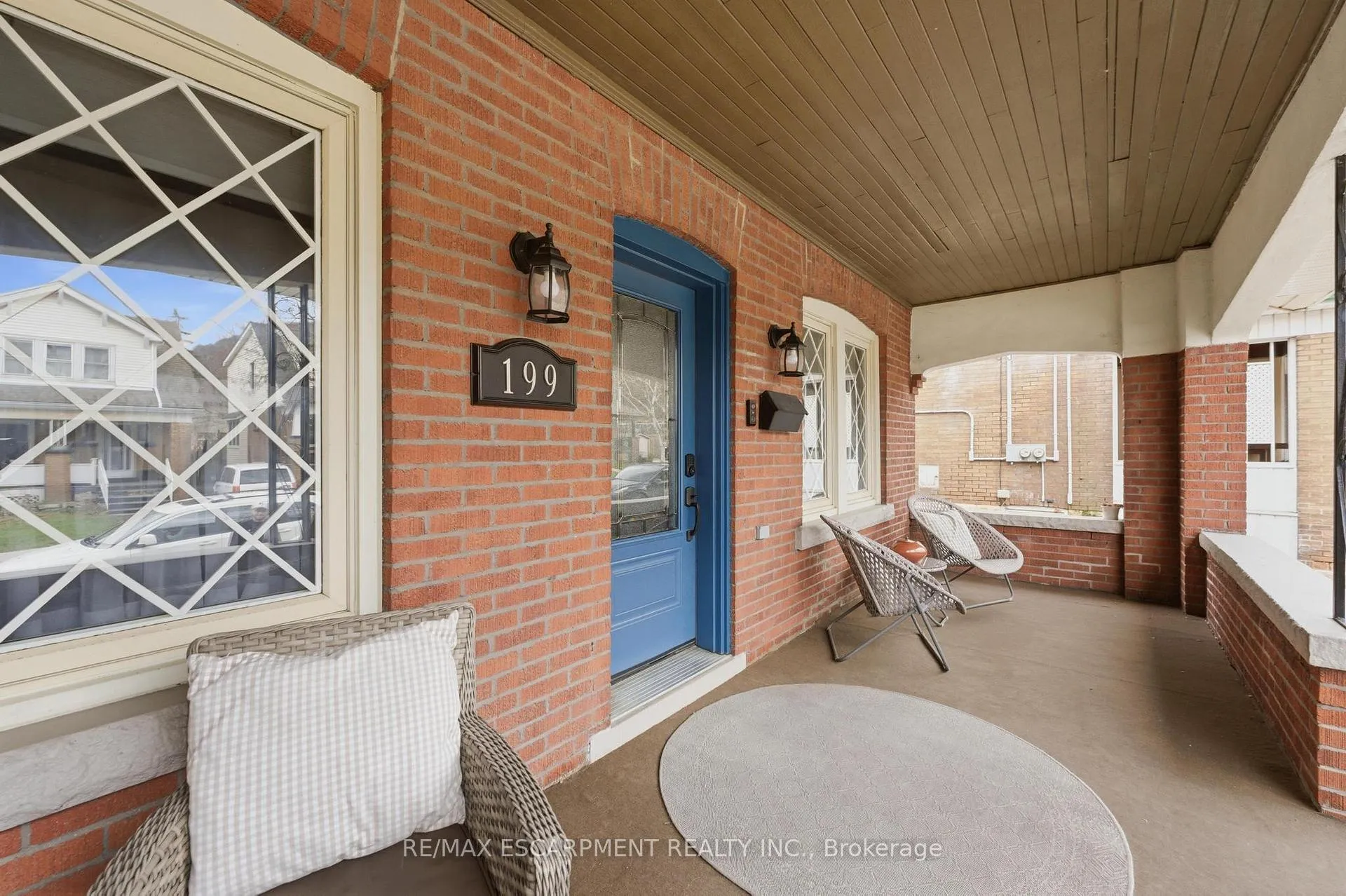 Photo 3 of 199 Kensington Avenue S, Hamilton, Delta — HOMEH