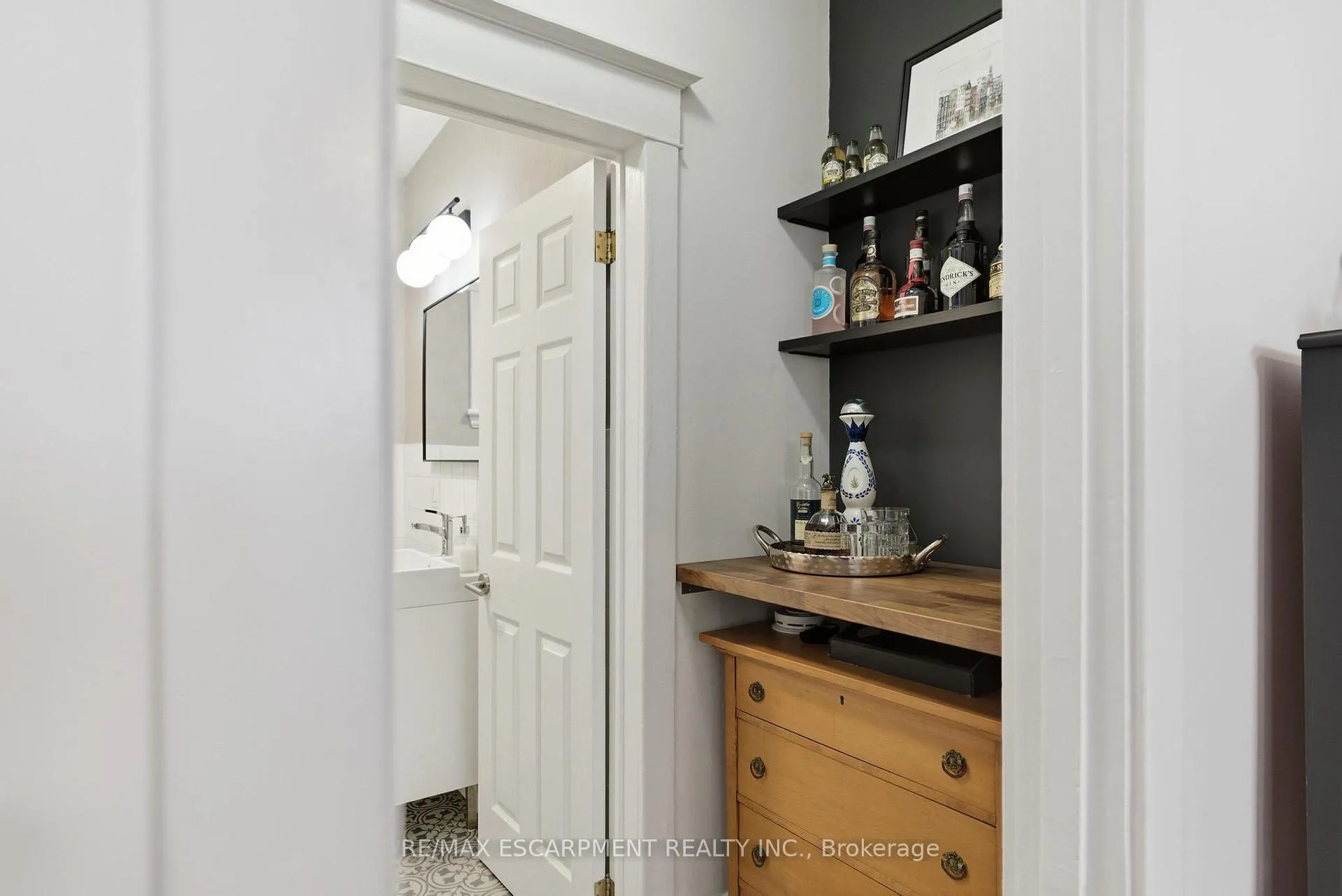 Photo 18 of 199 Kensington Avenue S, Hamilton, Delta — HOMEH