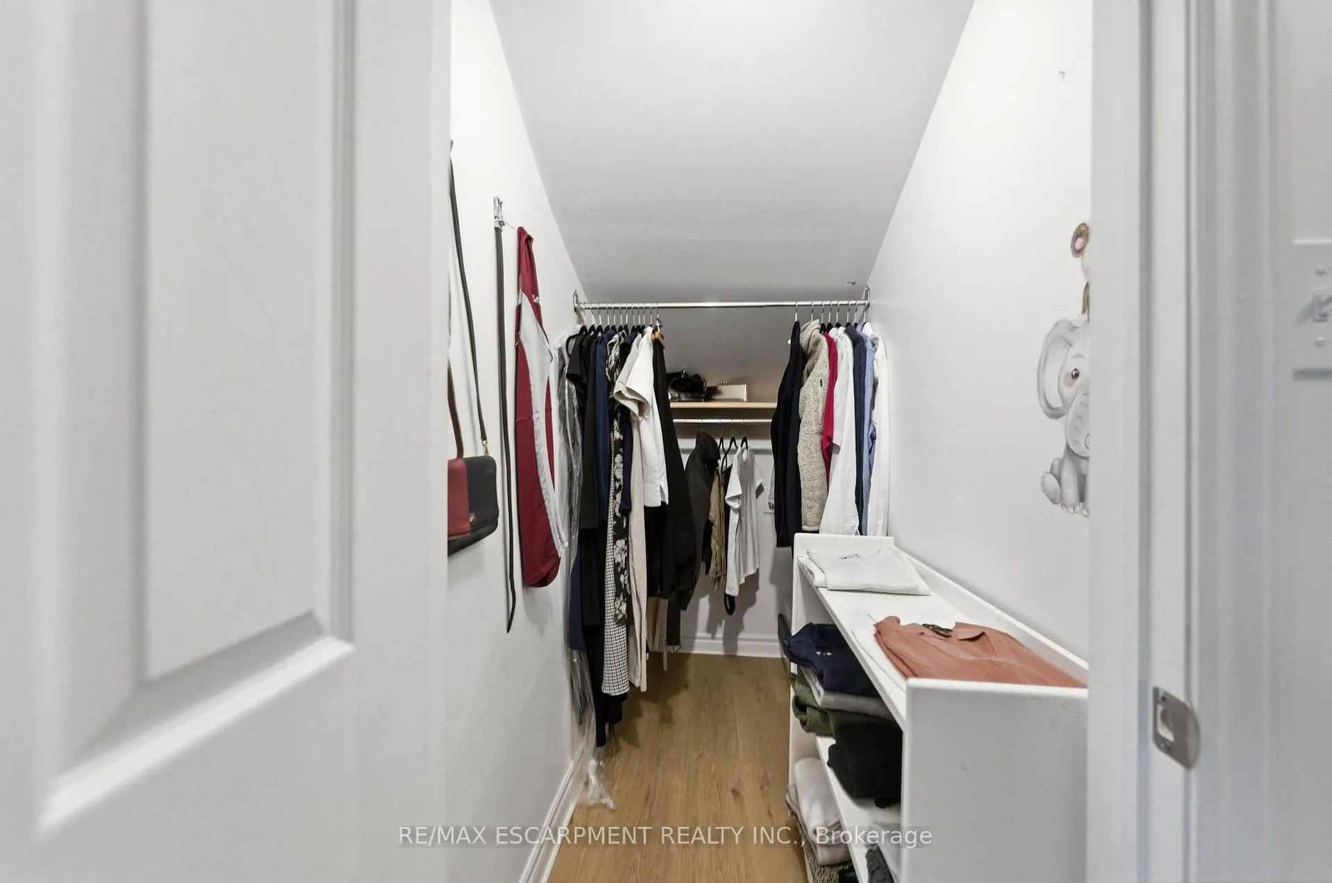 Photo 26 of 199 Kensington Avenue S, Hamilton, Delta — HOMEH