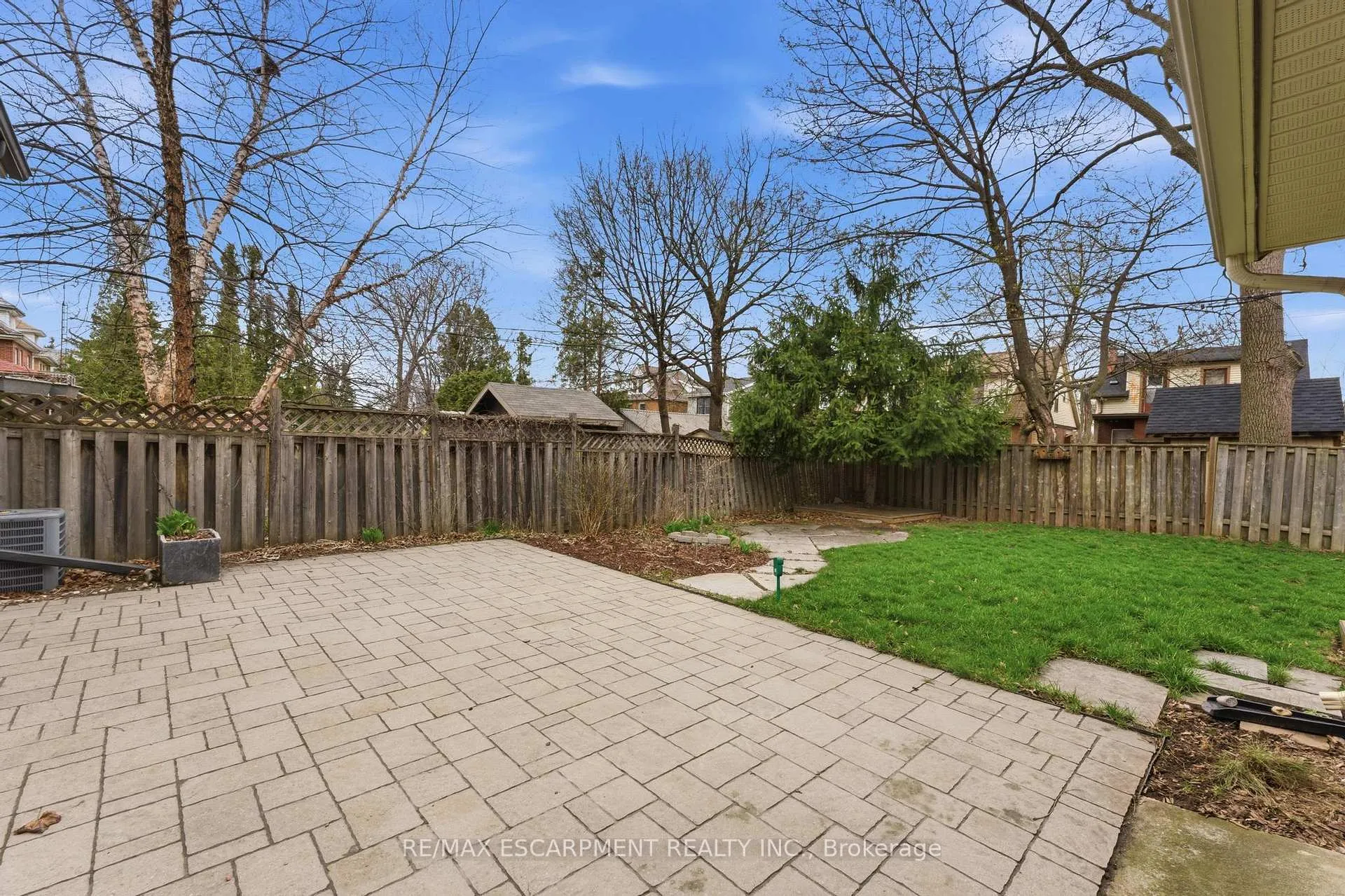 Photo 35 of 199 Kensington Avenue S, Hamilton, Delta — HOMEH