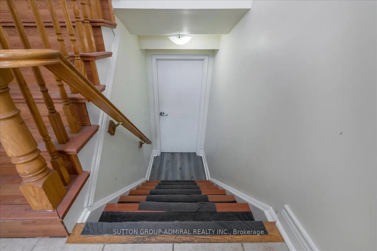 Photo 2 of 104 Marsellus Drive, Barrie, Holly — HOMEH