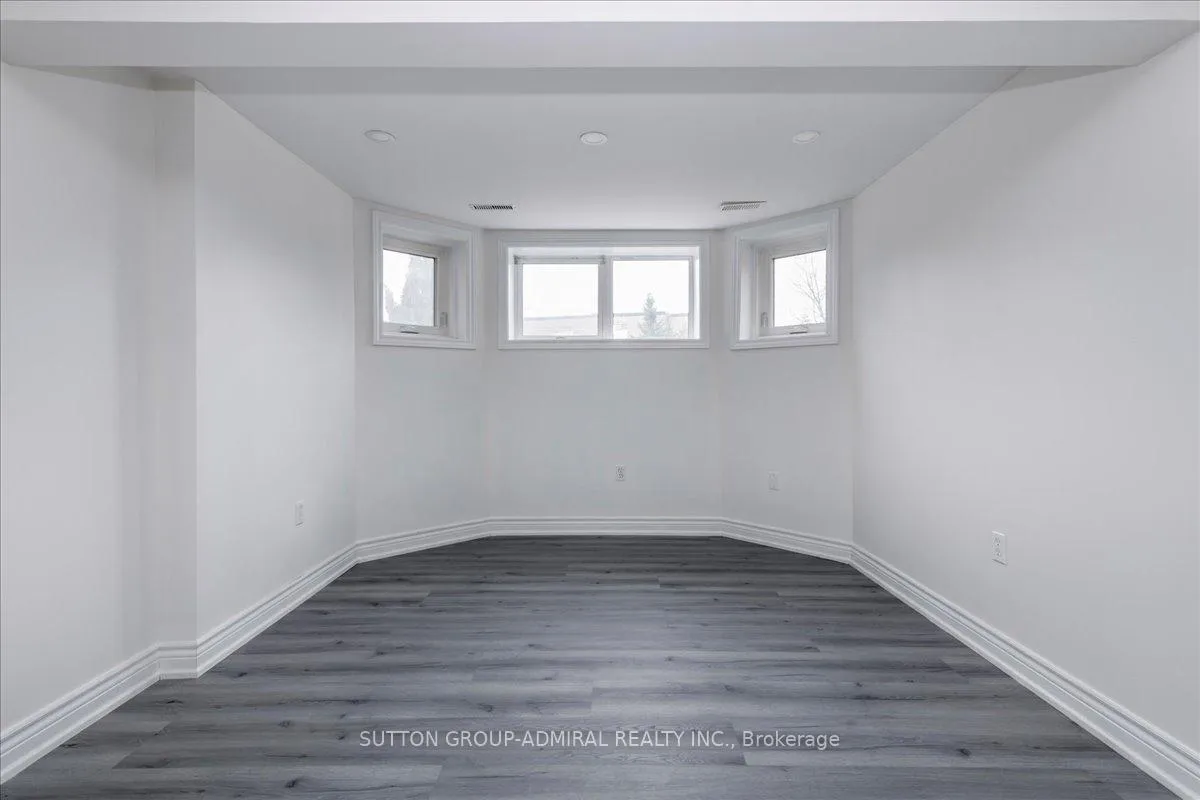Photo 3 of 104 Marsellus Drive, Barrie, Holly — HOMEH