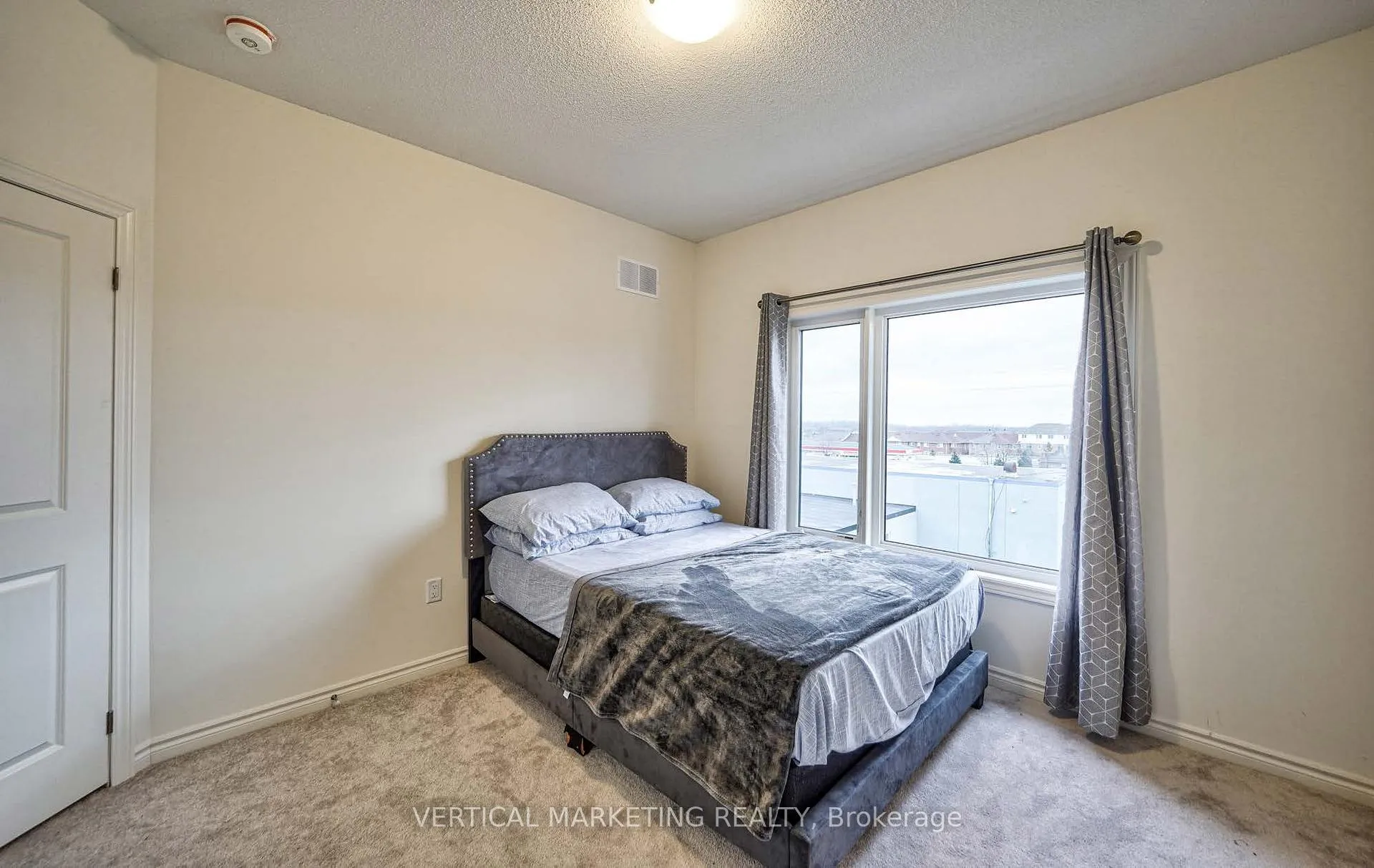 Photo 7 of Unit Entire, 15 Coppini Lane, Ajax, South East — HOMEH