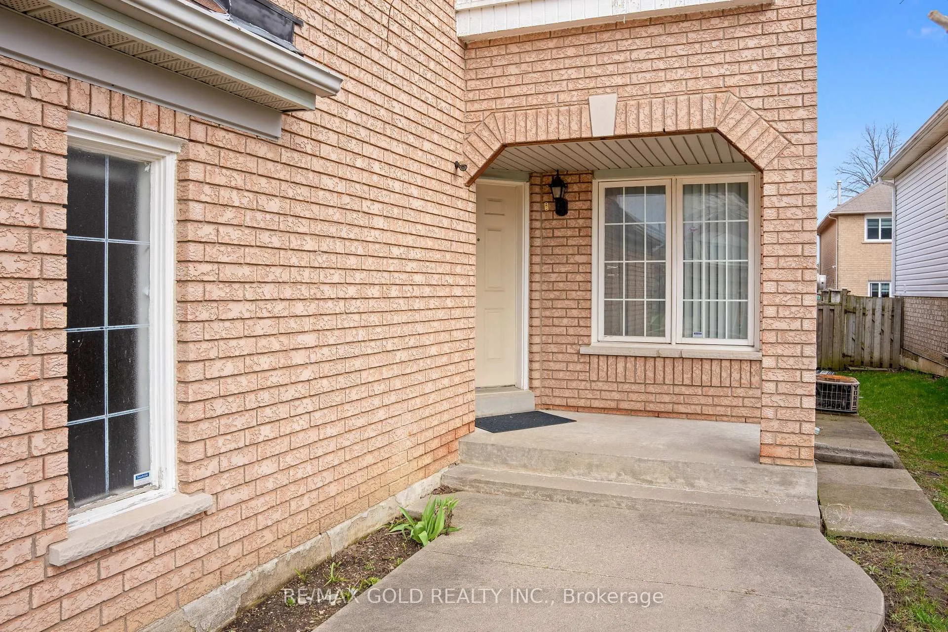Photo 2 of 107 Seclusion Crescent, Brampton, Sandringham-Wellington — HOMEH