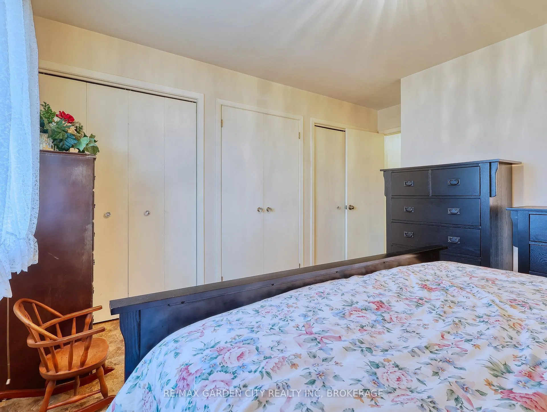 Photo 25 of 30 Glenview Avenue, St. Catharines, Vine/Linwell — HOMEH