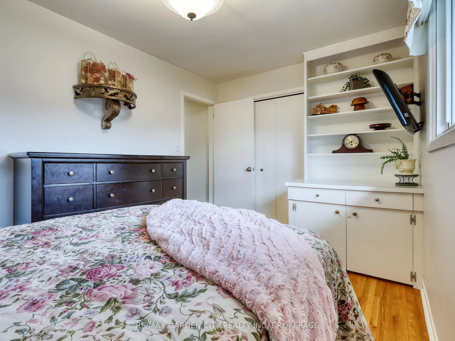 Photo 27 of 30 Glenview Avenue, St. Catharines, Vine/Linwell — HOMEH