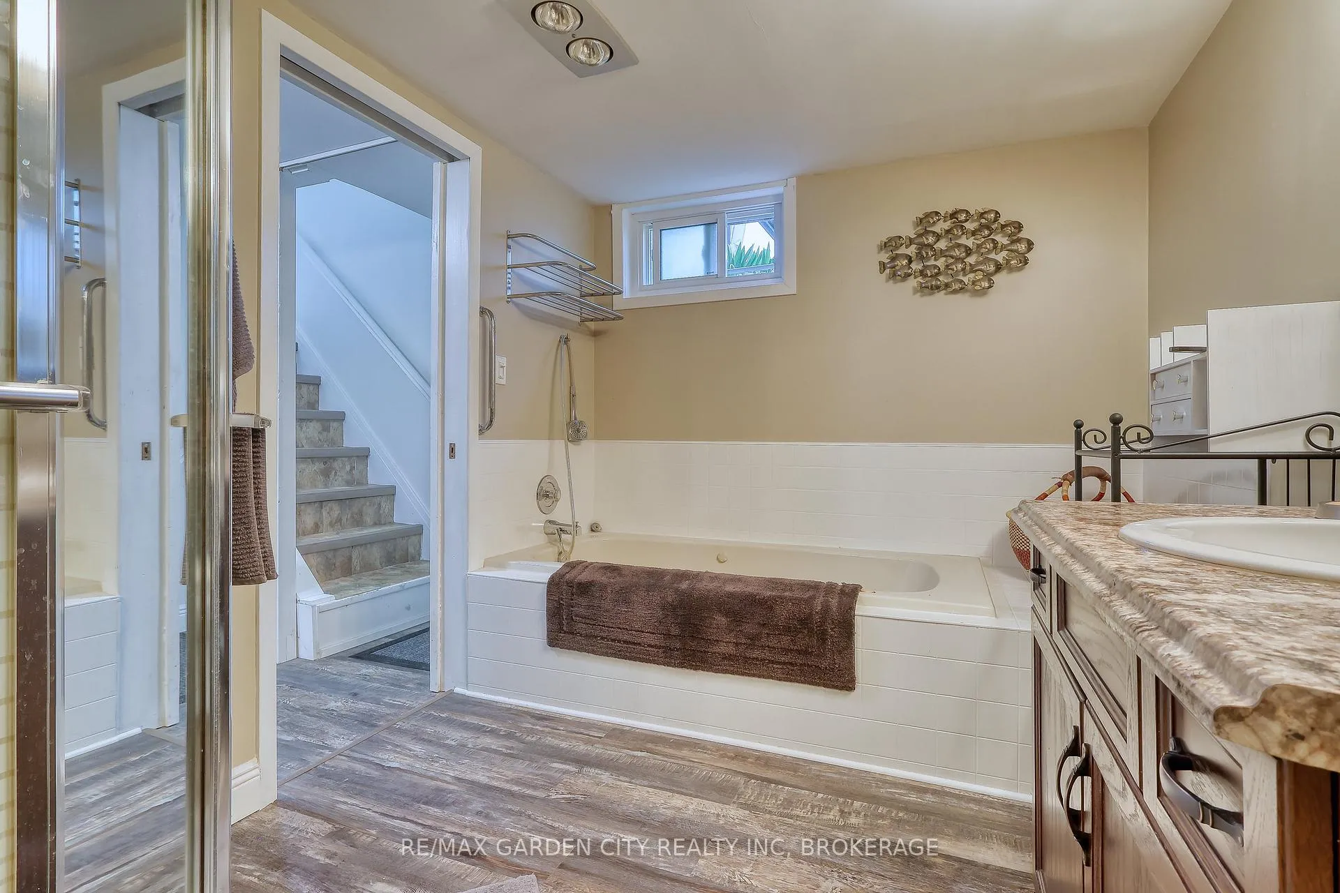 Photo 43 of 30 Glenview Avenue, St. Catharines, Vine/Linwell — HOMEH