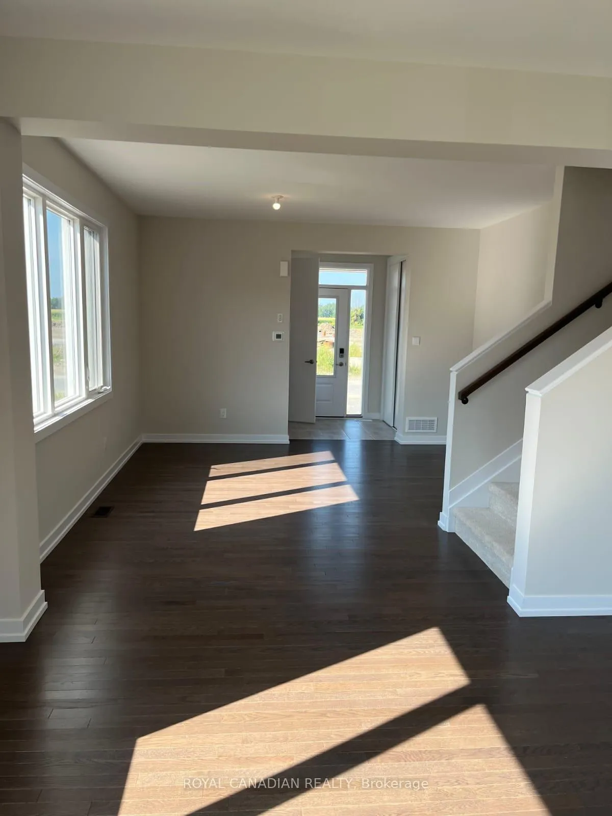 Photo 2 of 570 Oldenburg Drive, Ottawa, Richmond — HOMEH